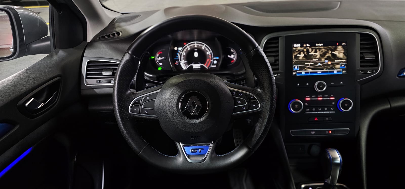 RENAULT Mégane 1.6 16V Turbo GT EDC Frisch MFK-image-11