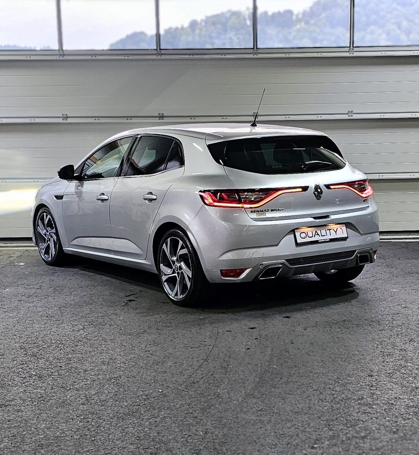 RENAULT Mégane 1.6 16V Turbo GT EDC Frisch MFK-image-2