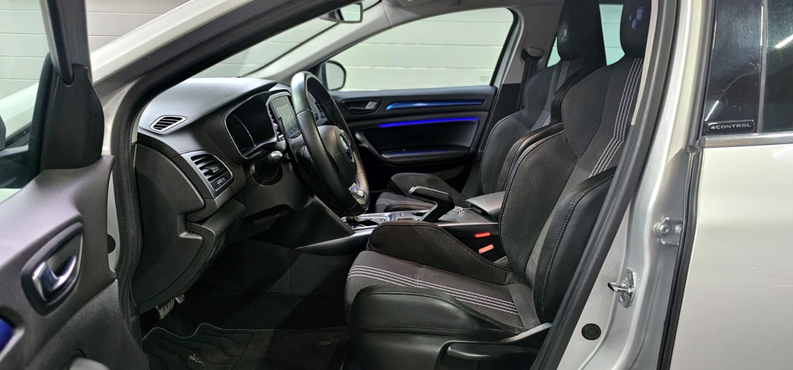 RENAULT Mégane 1.6 16V Turbo GT EDC Frisch MFK-image-8