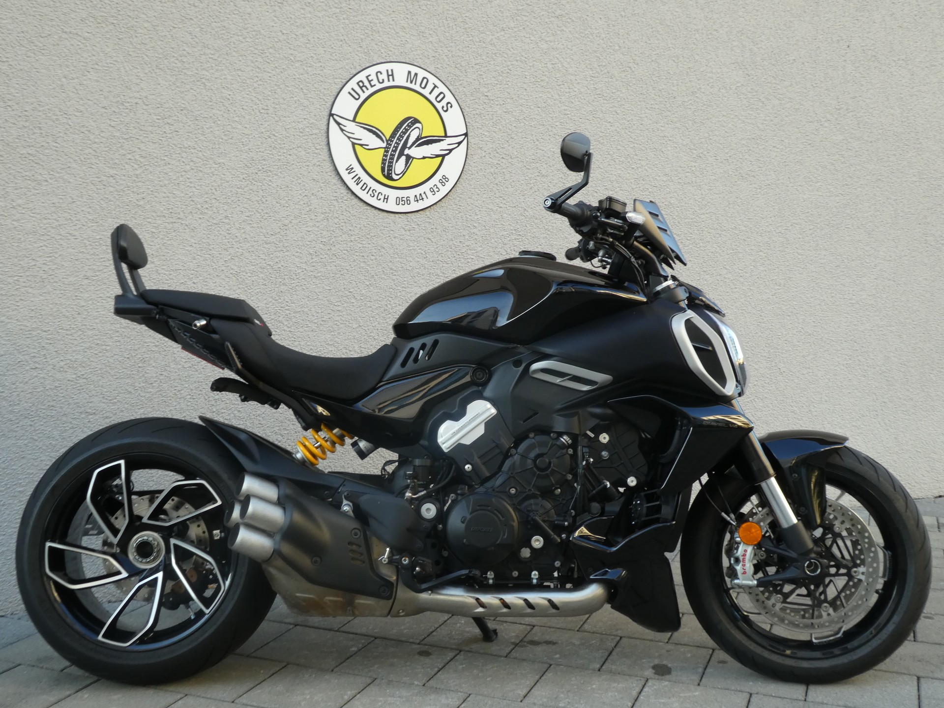 DUCATI Diavel V4-showroom-element-1