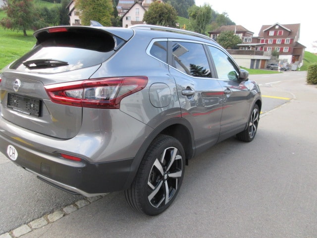 NISSAN Qashqai 1.7 dCi Tekna 4x4-image-2