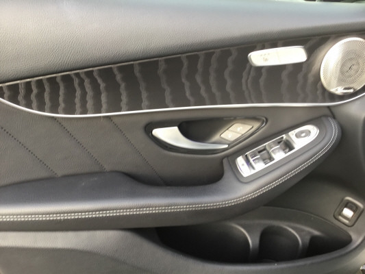 MERCEDES-BENZ GLC 300 de AMG Line 4M A-image-9