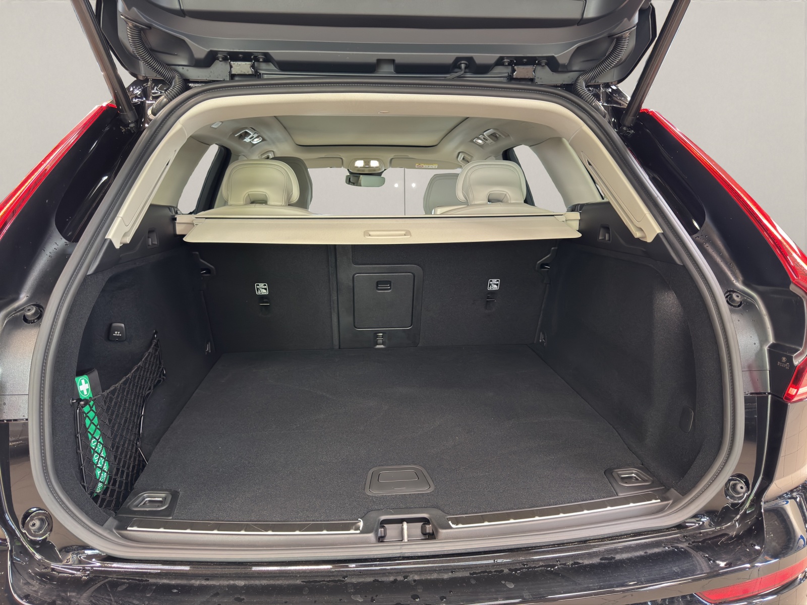 VOLVO XC60 2.0 T8 TE Ultra Dark eAWD-image-12