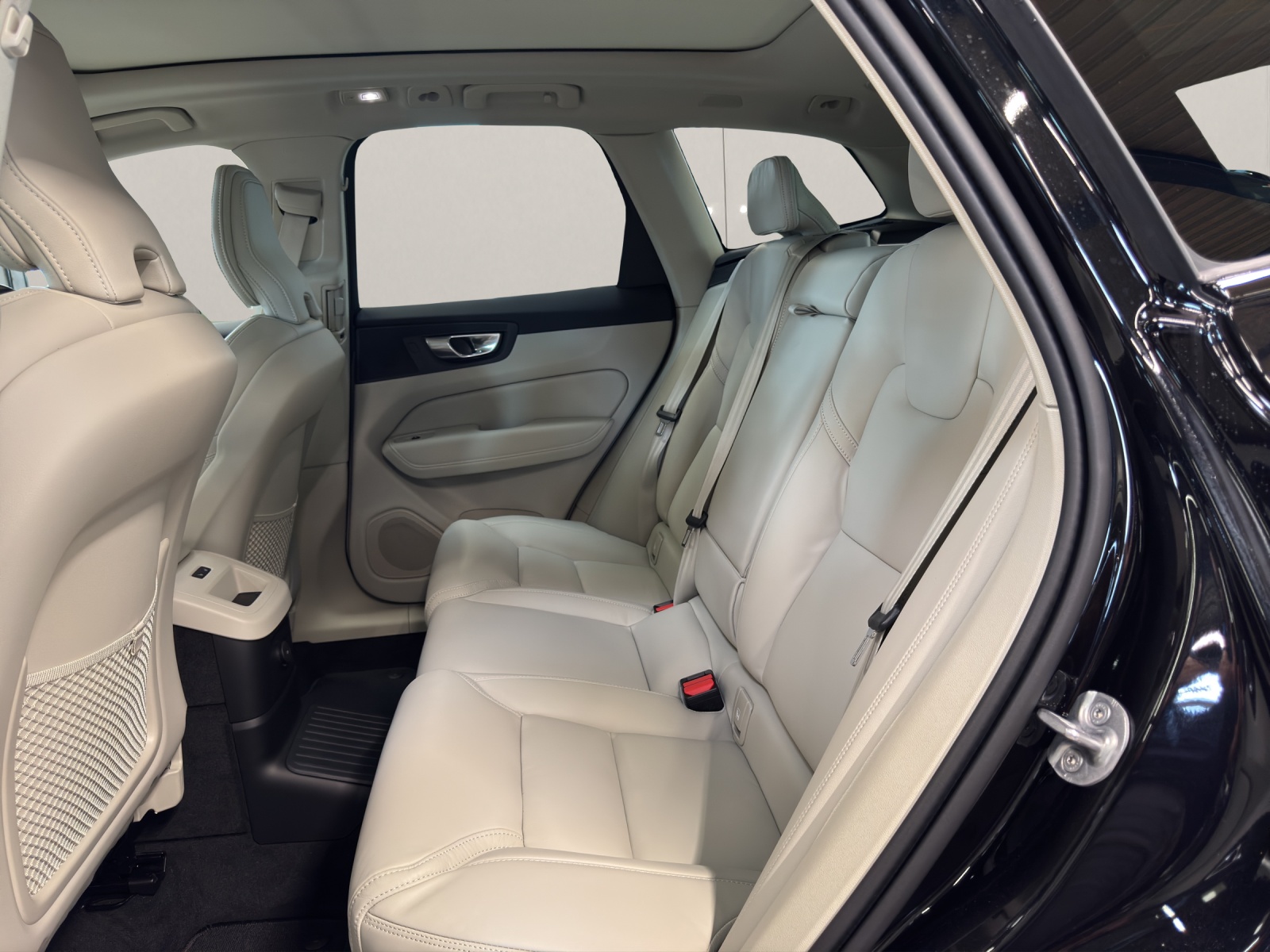 VOLVO XC60 2.0 T8 TE Ultra Dark eAWD-image-9