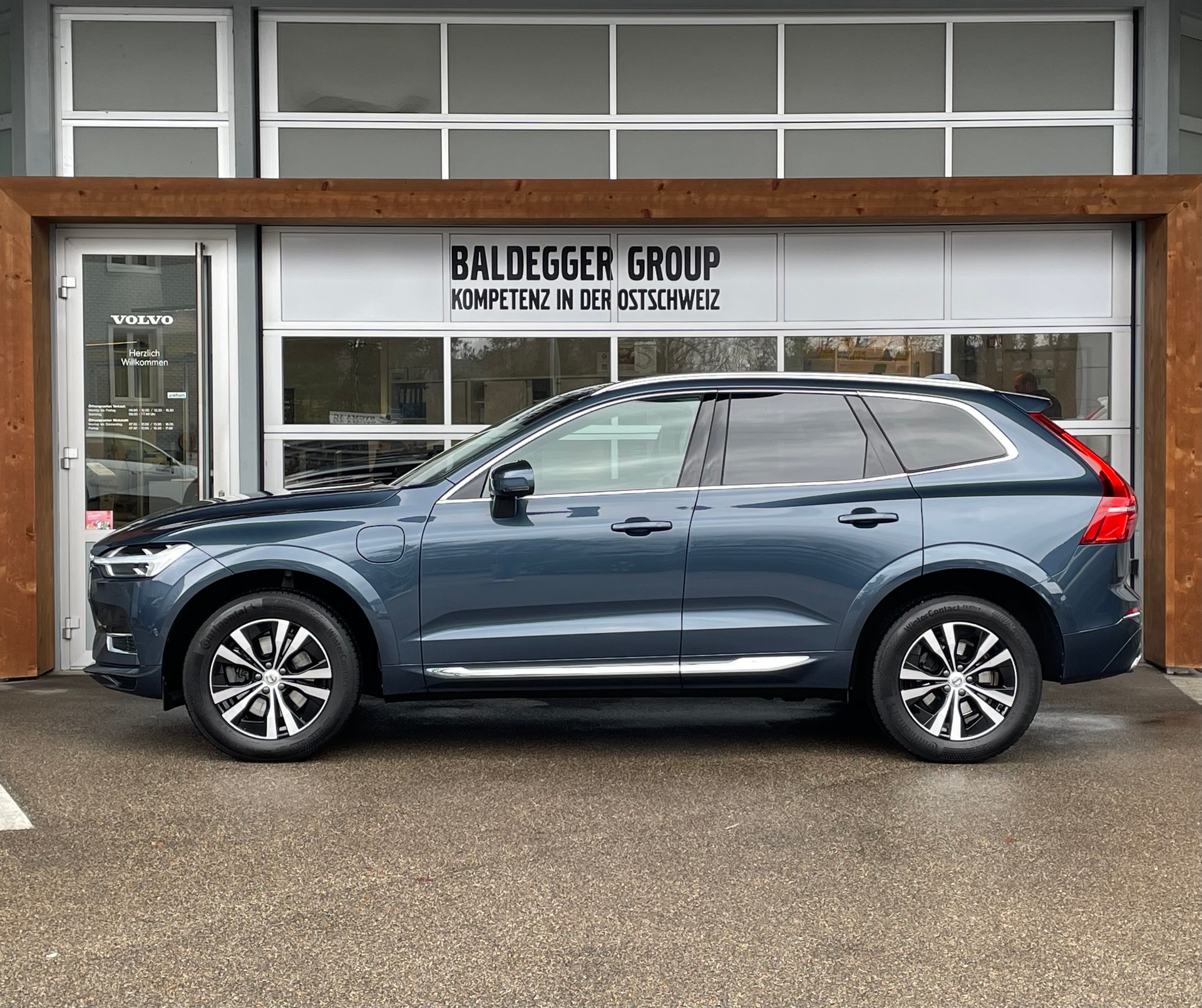 VOLVO XC60 T8 eAWD Inscription-image-8