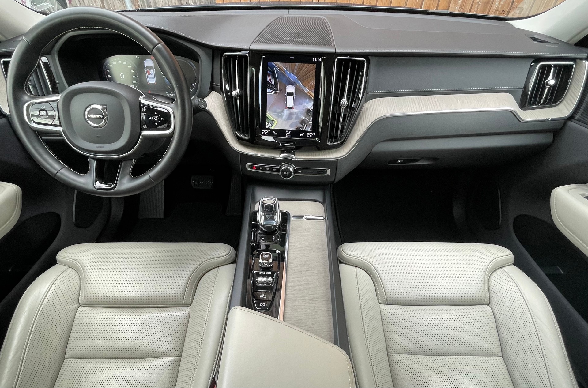 VOLVO XC60 T8 eAWD Inscription-image-5