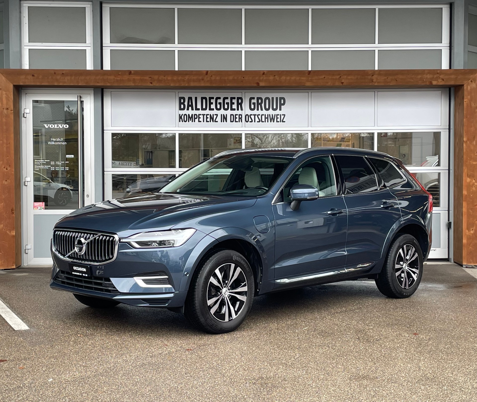 VOLVO XC60 T8 eAWD Inscription-image-1