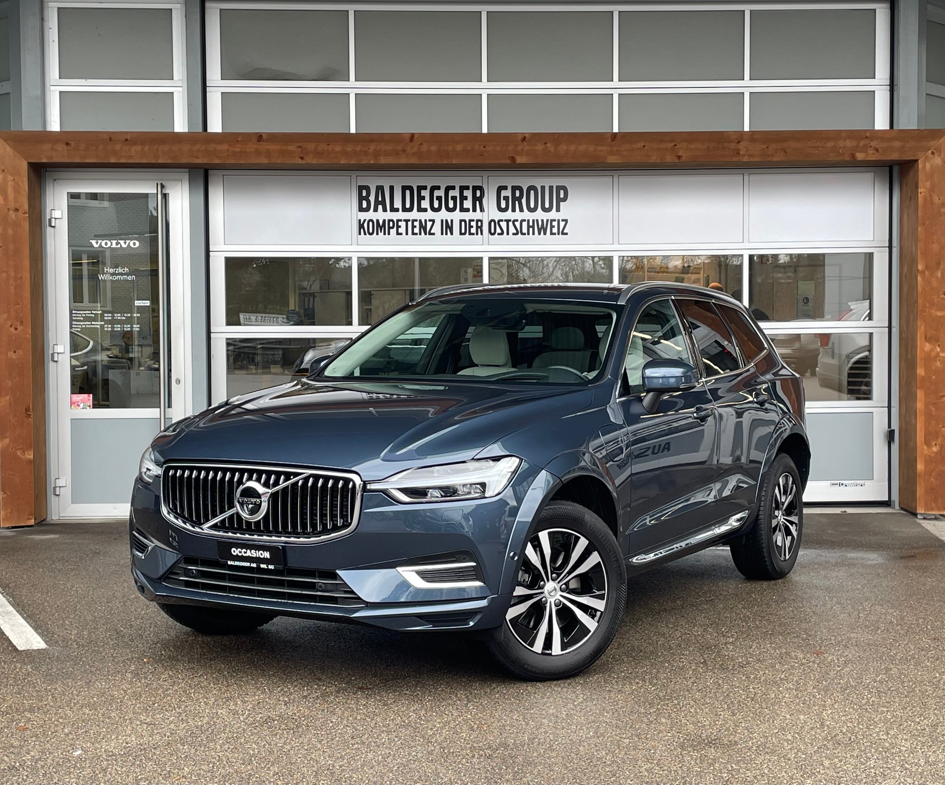 VOLVO XC60 T8 eAWD Inscription-image-0