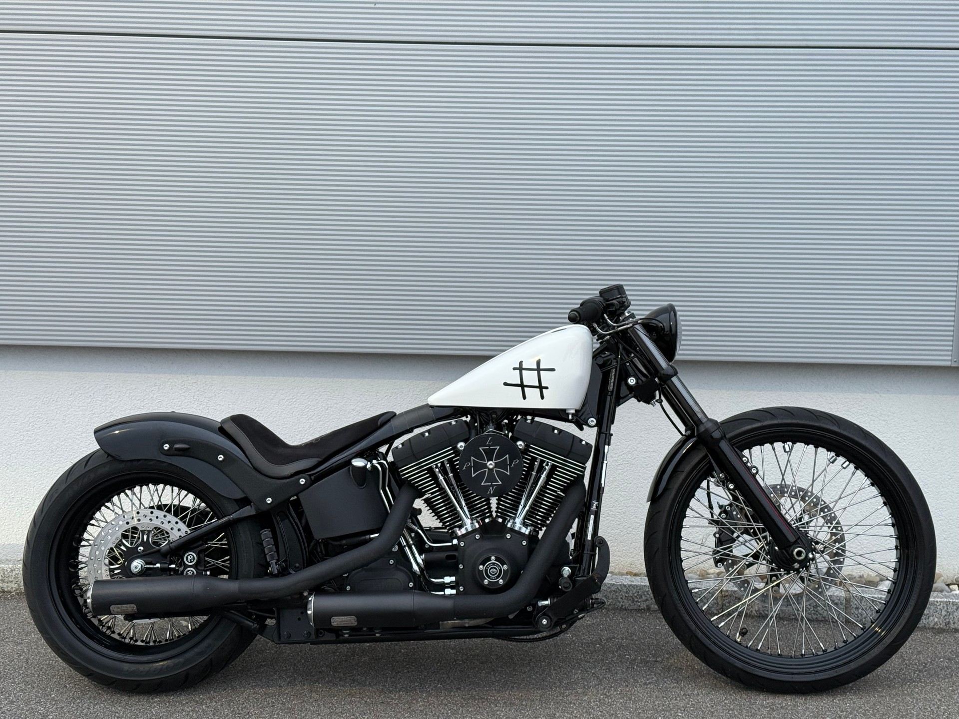 HARLEY-DAVIDSON FXSTBI Night Train Bobber