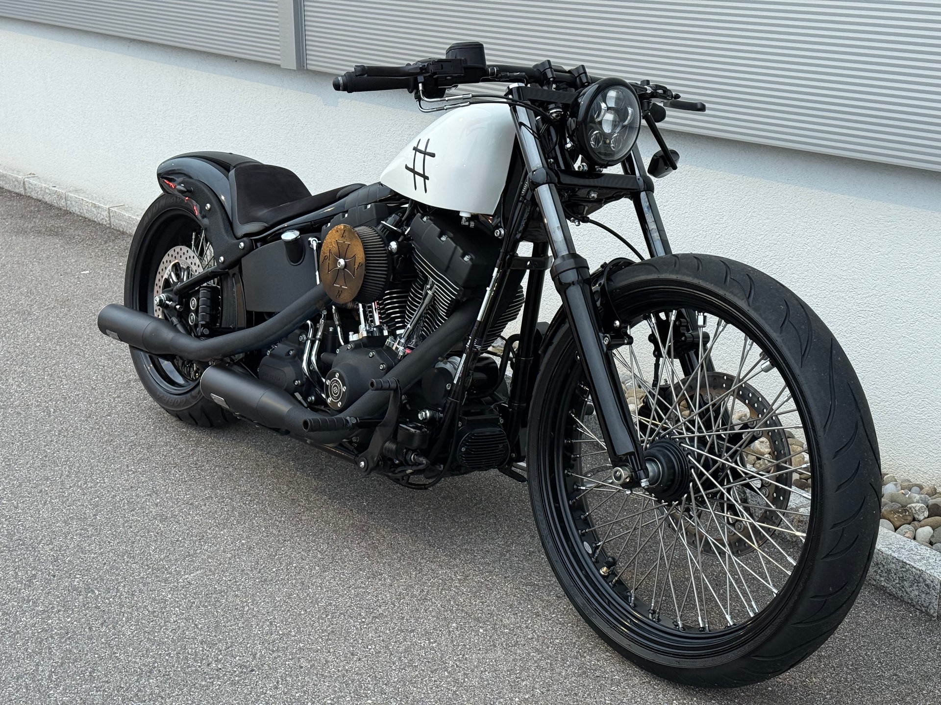 HARLEY-DAVIDSON FXSTBI Night Train Bobber-showroom-element-1