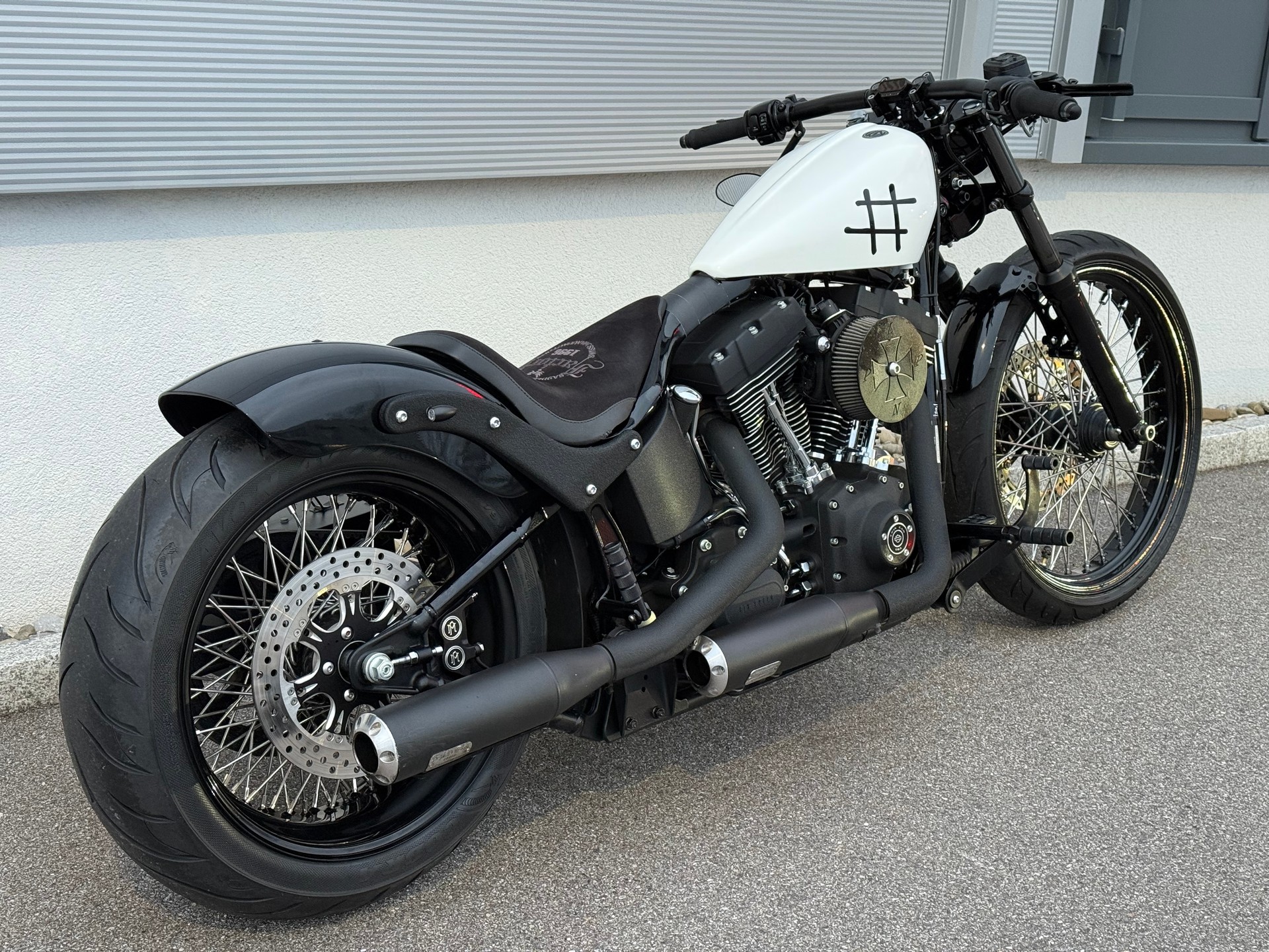 HARLEY-DAVIDSON FXSTBI Night Train Bobber-showroom-element-2
