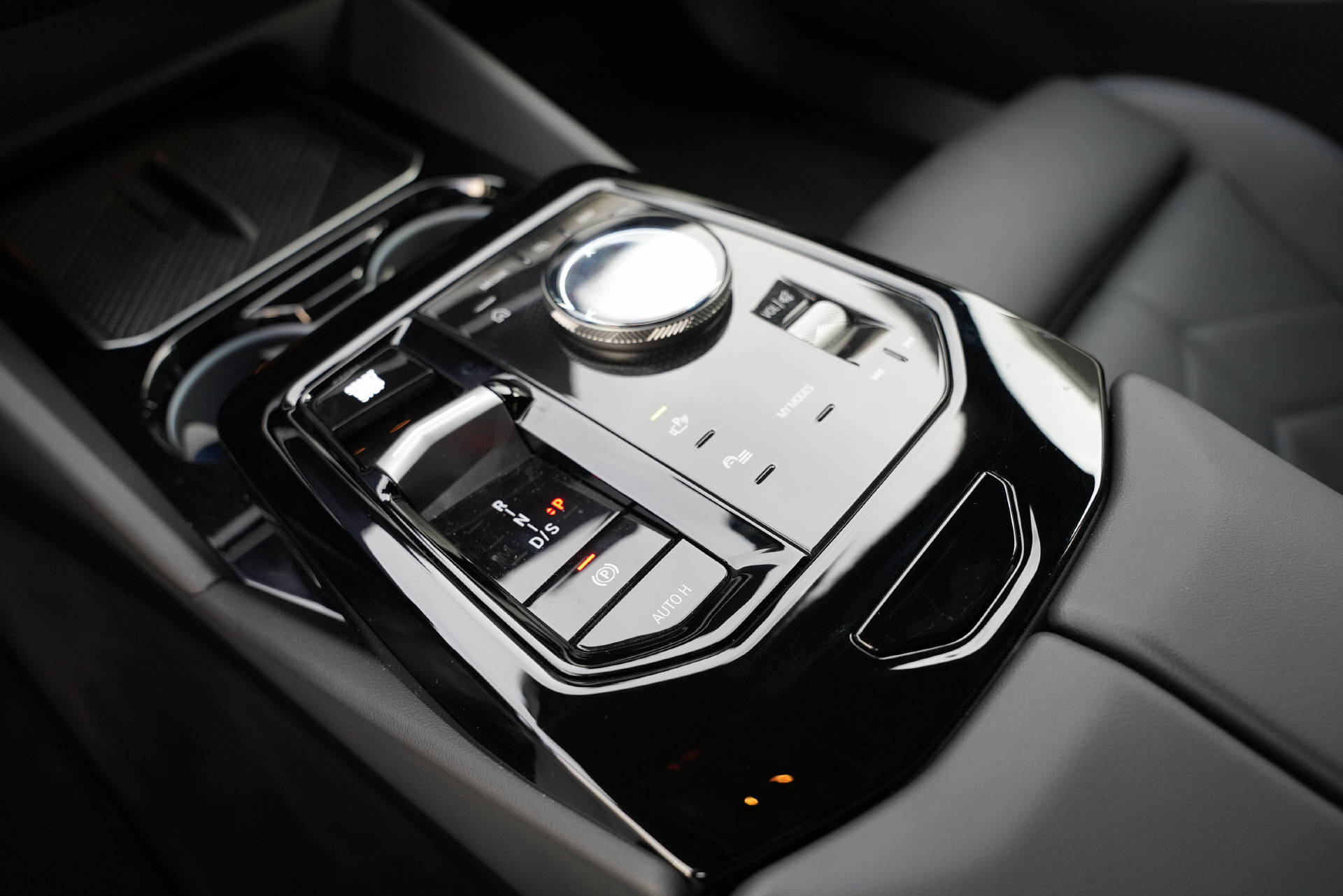 BMW 520d xDrive 48V Touring M Sport Steptronic-image-14