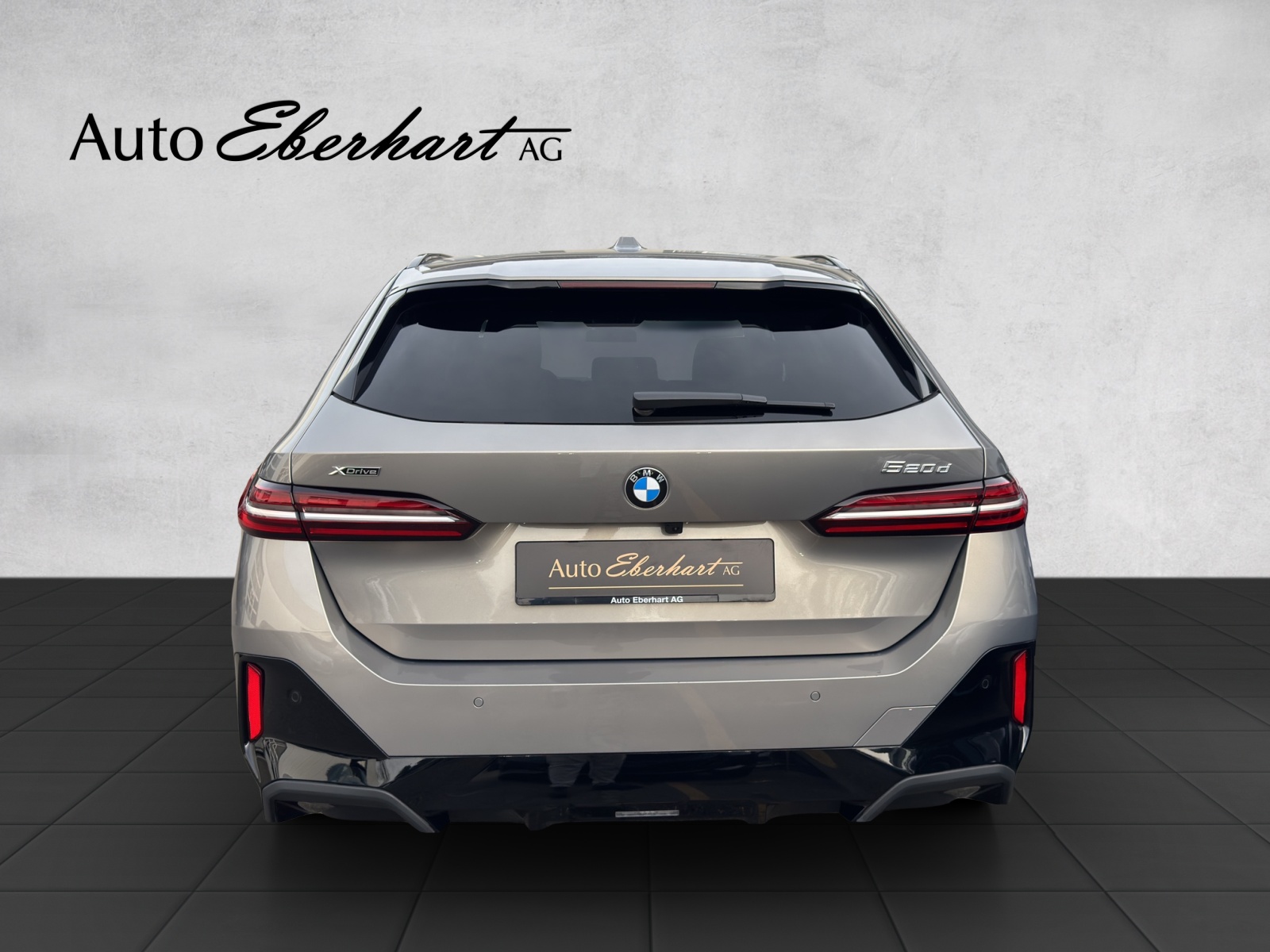 BMW 520d xDrive 48V Touring M Sport Steptronic-image-4