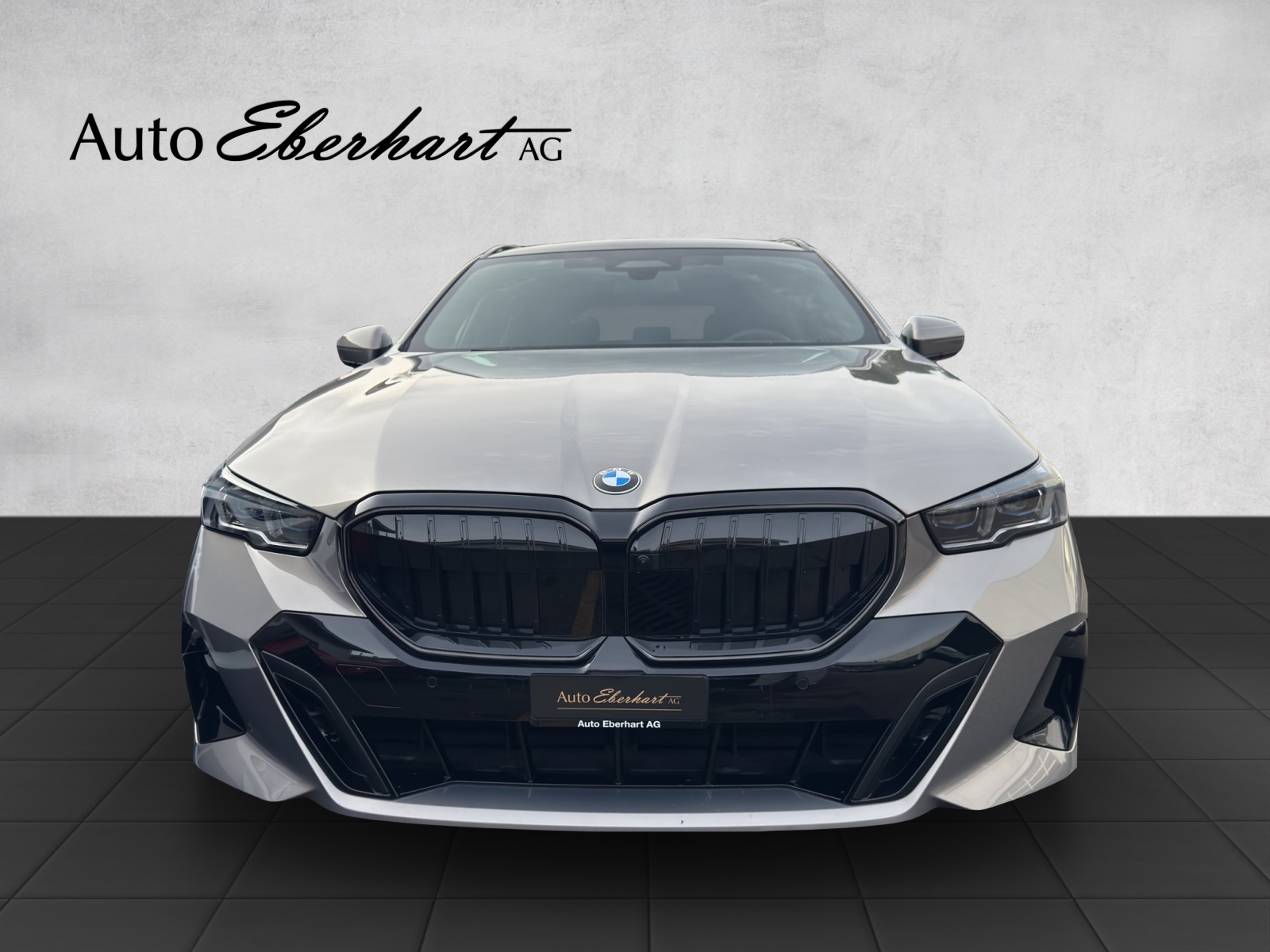 BMW 520d xDrive 48V Touring M Sport Steptronic-image-3