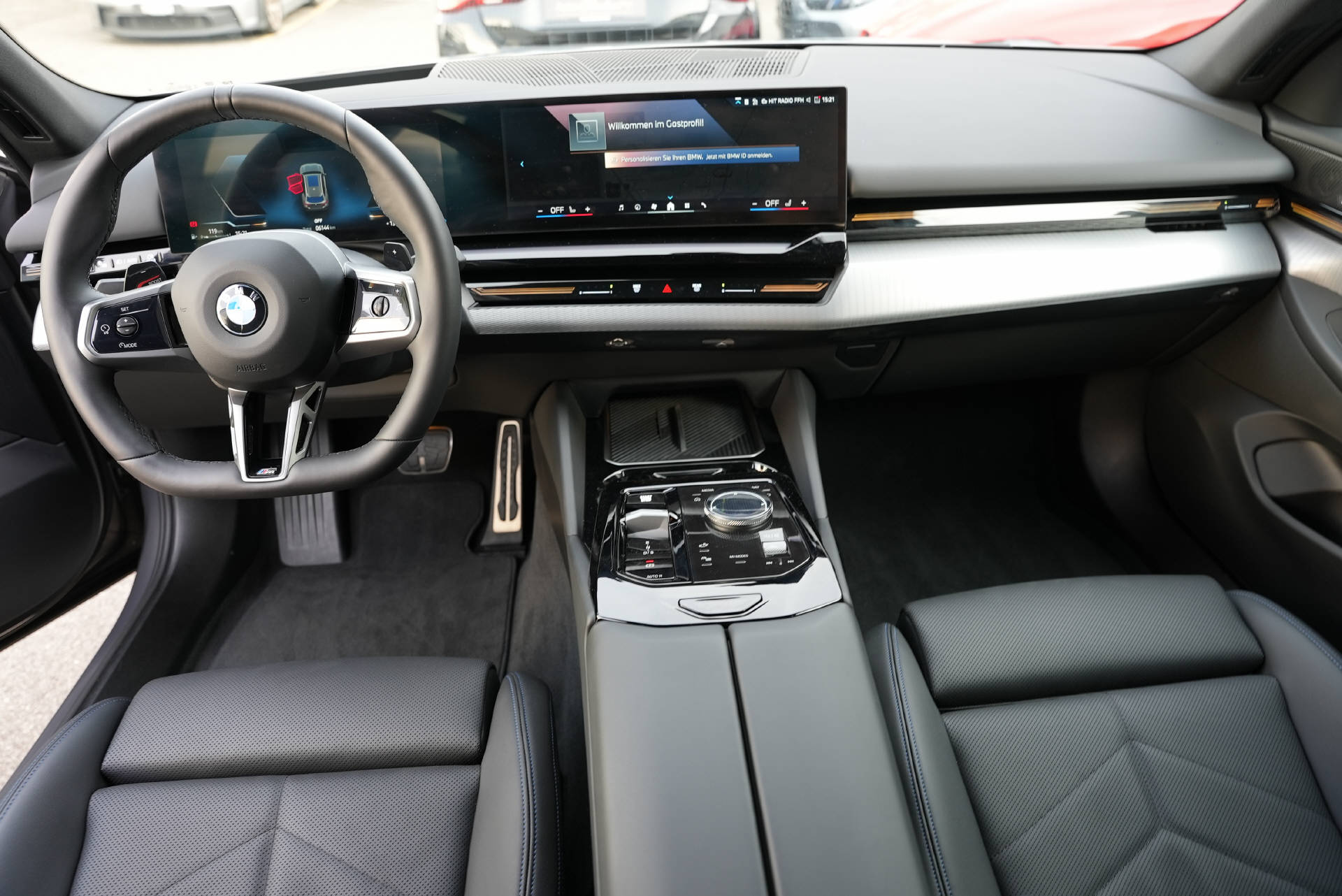 BMW 520d xDrive 48V Touring M Sport Steptronic-image-11
