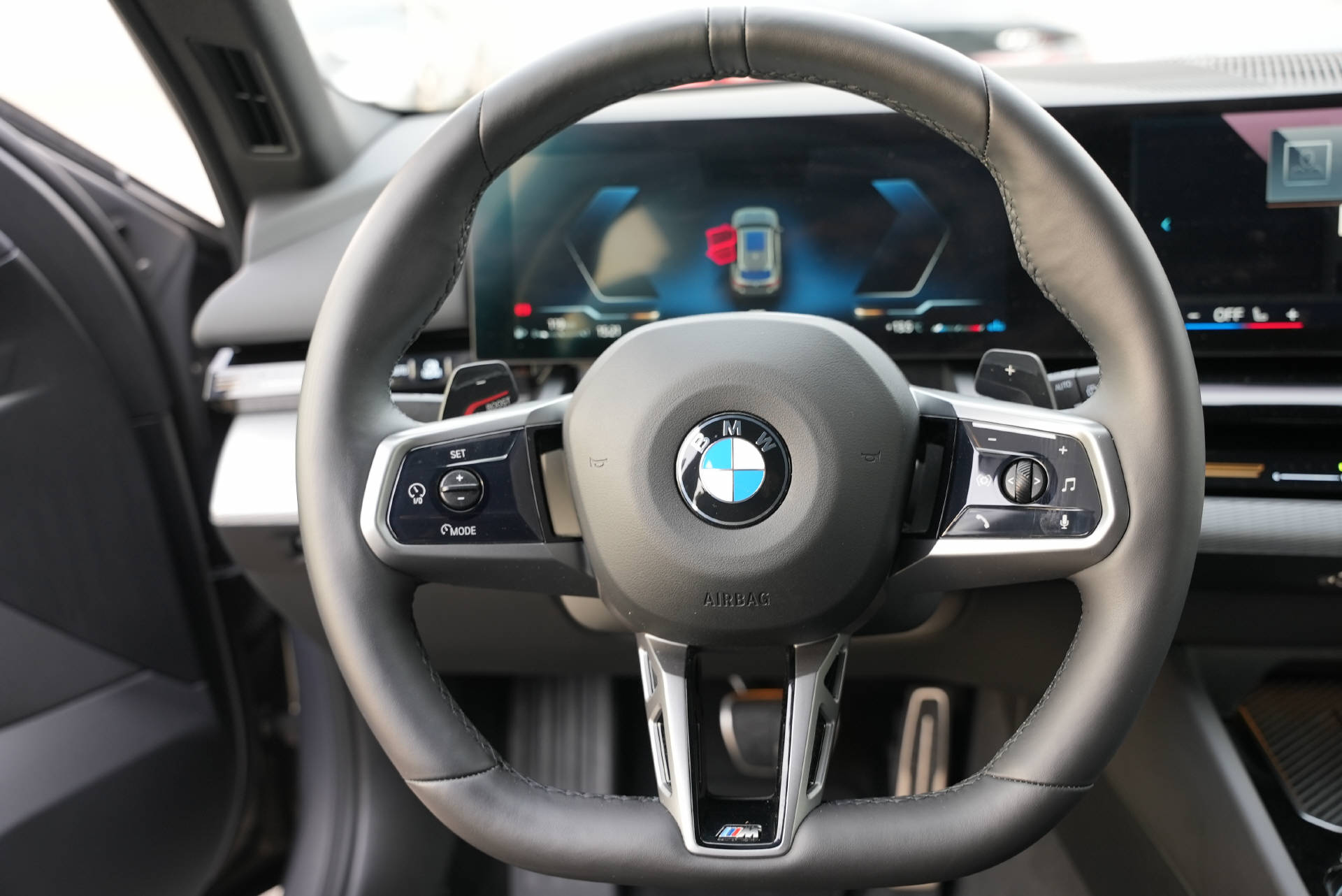 BMW 520d xDrive 48V Touring M Sport Steptronic-image-12