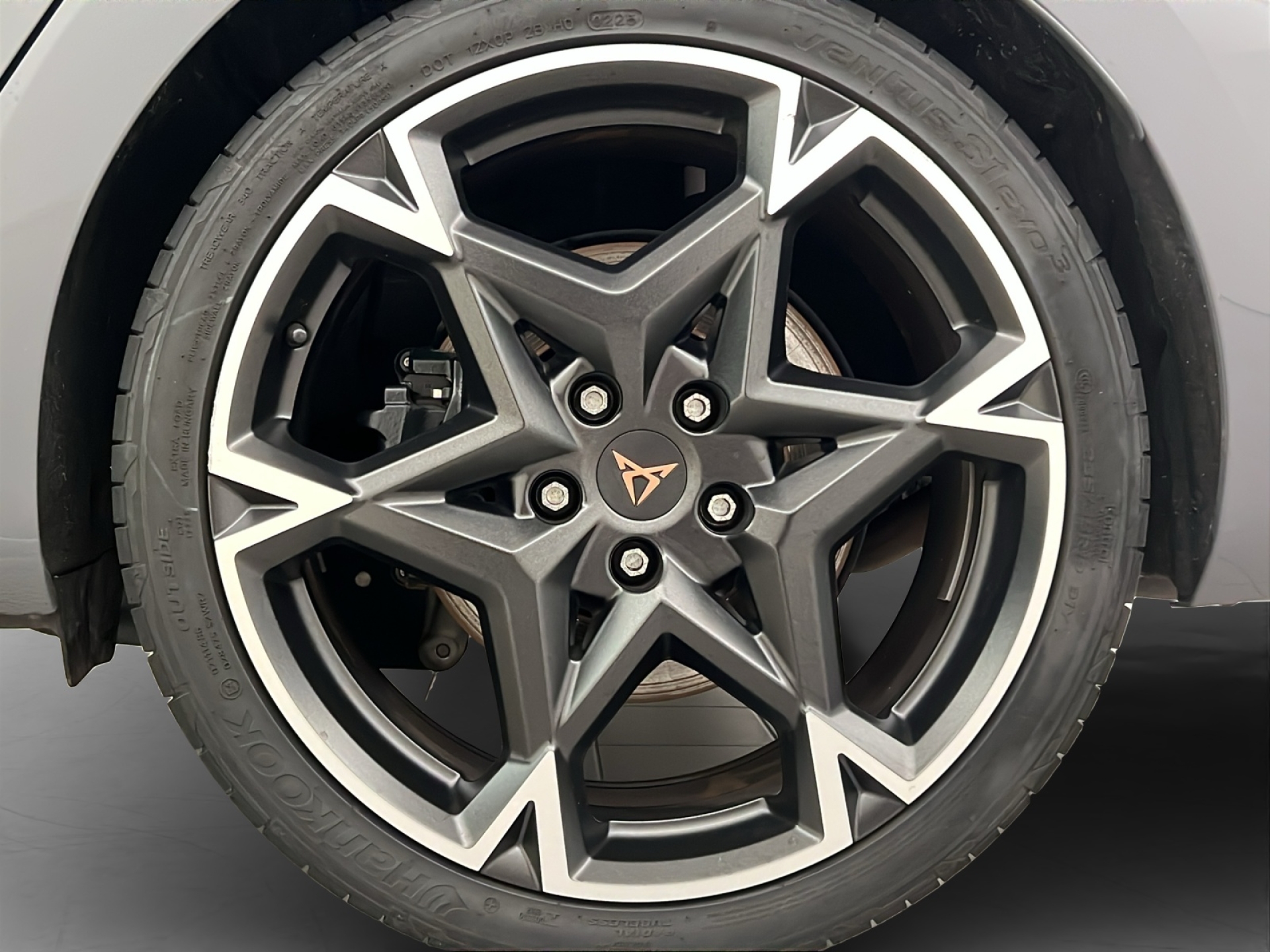 CUPRA Leon ST 2.0 TSI 333PS VZ 4Drive-image-10