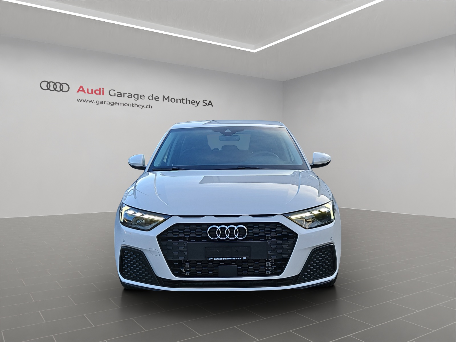AUDI A1 Sportback 30 TFSI Attraction S-tronic-image-1