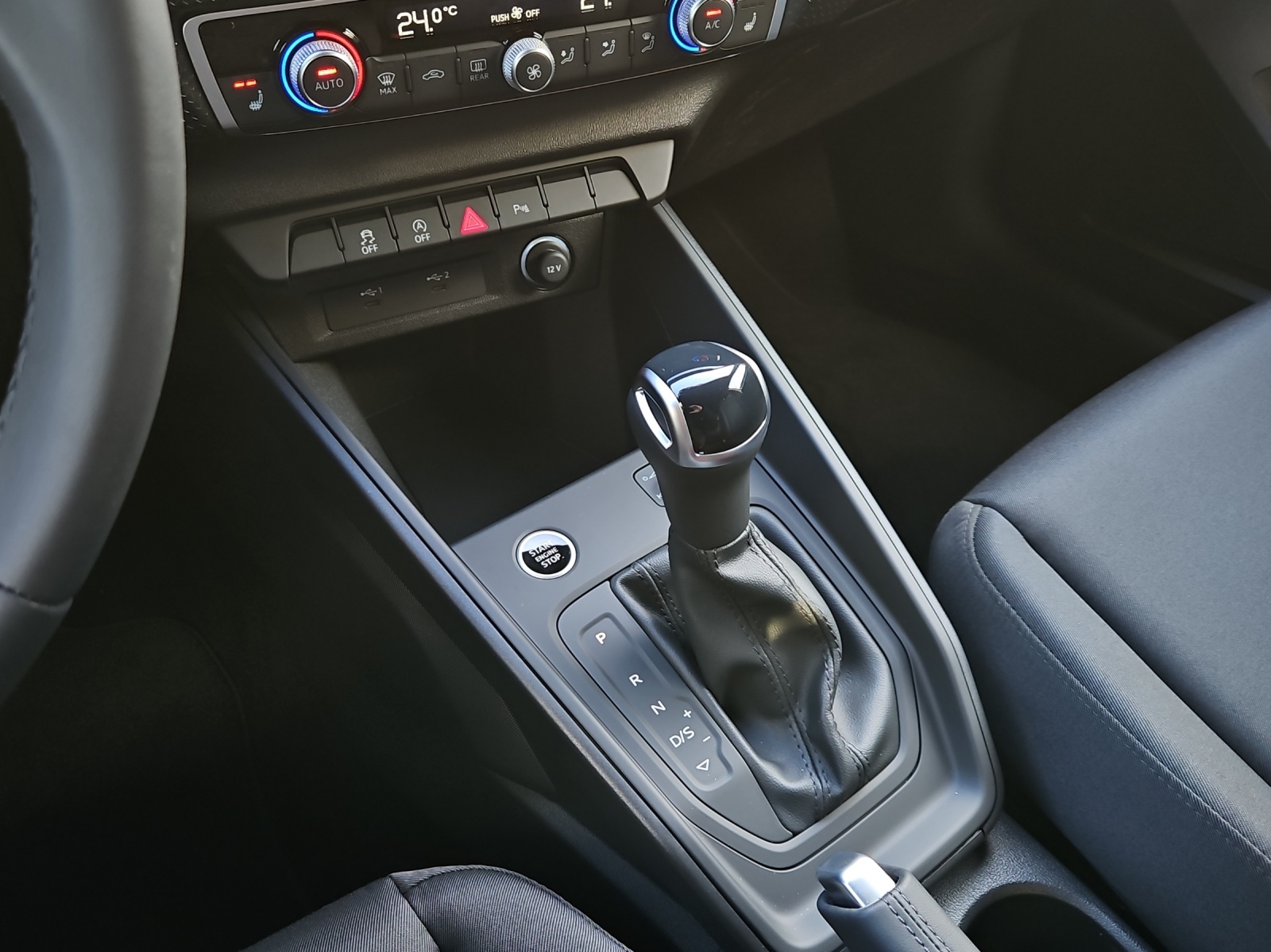 AUDI A1 Sportback 30 TFSI Attraction S-tronic-image-13
