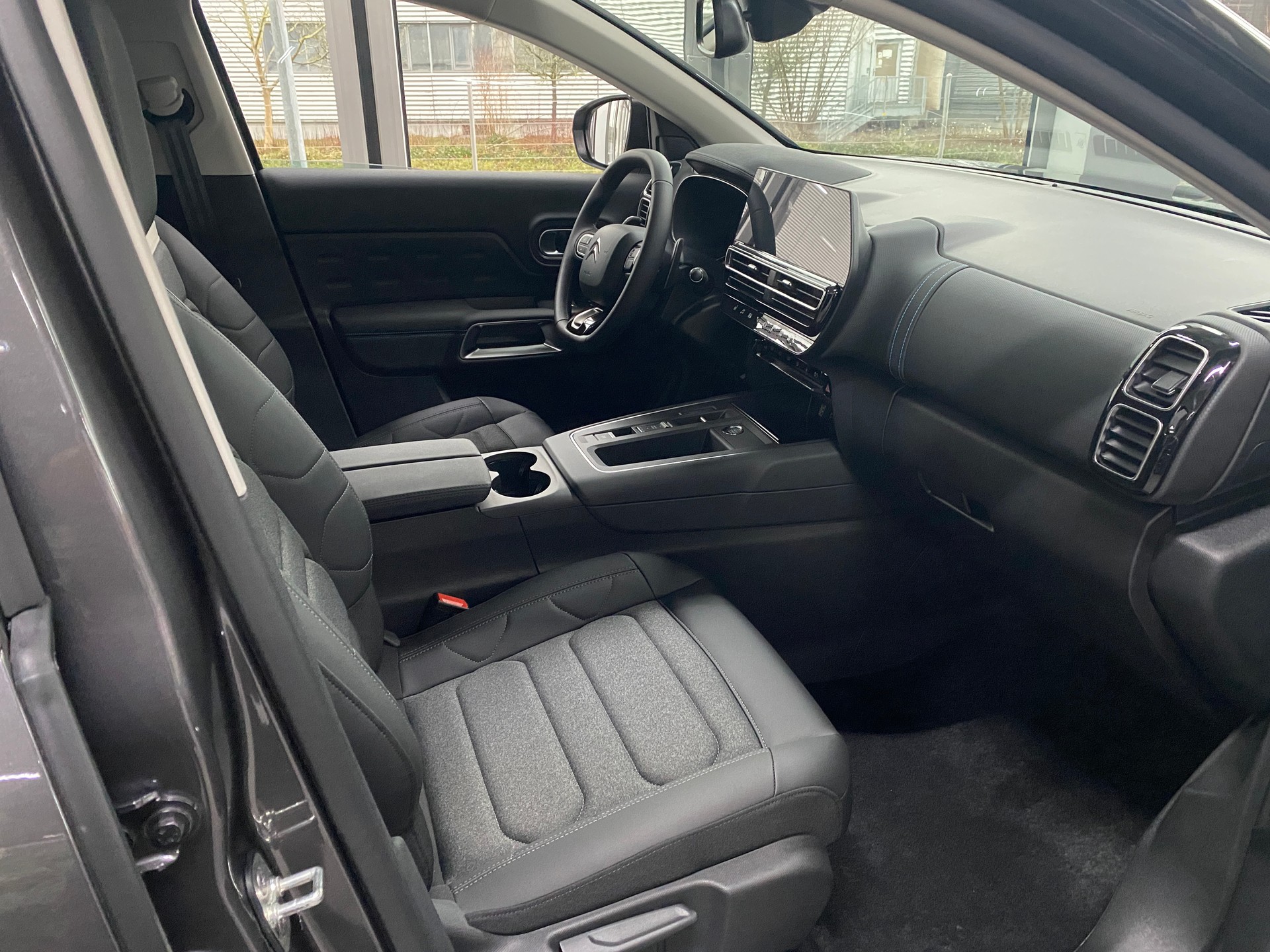 CITROEN C5 Aircross 1.6 PHEV Swiss Edition-image-4