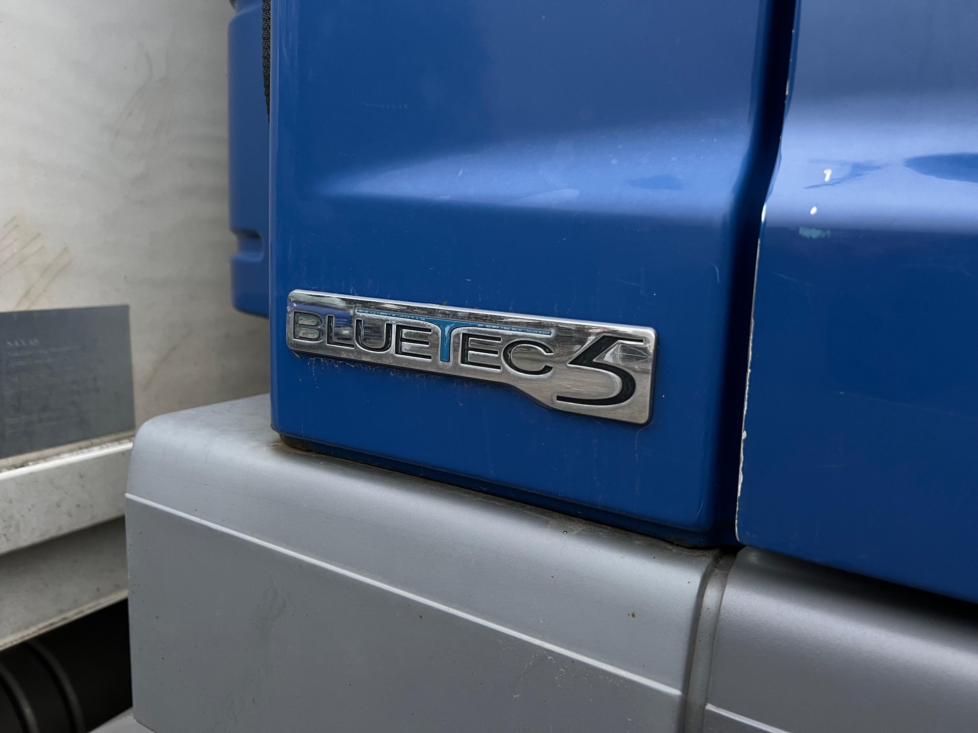 MERCEDES-BENZ-image-10