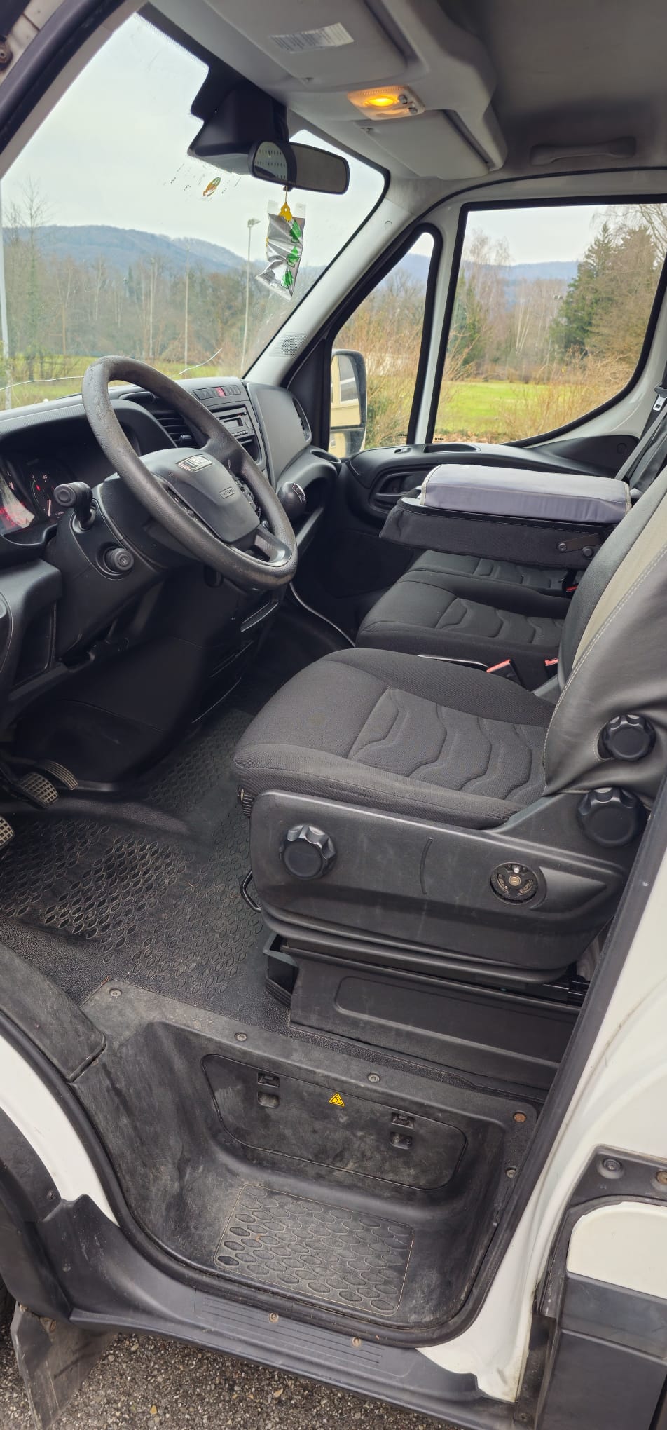 IVECO 35 S 15 V-image-3
