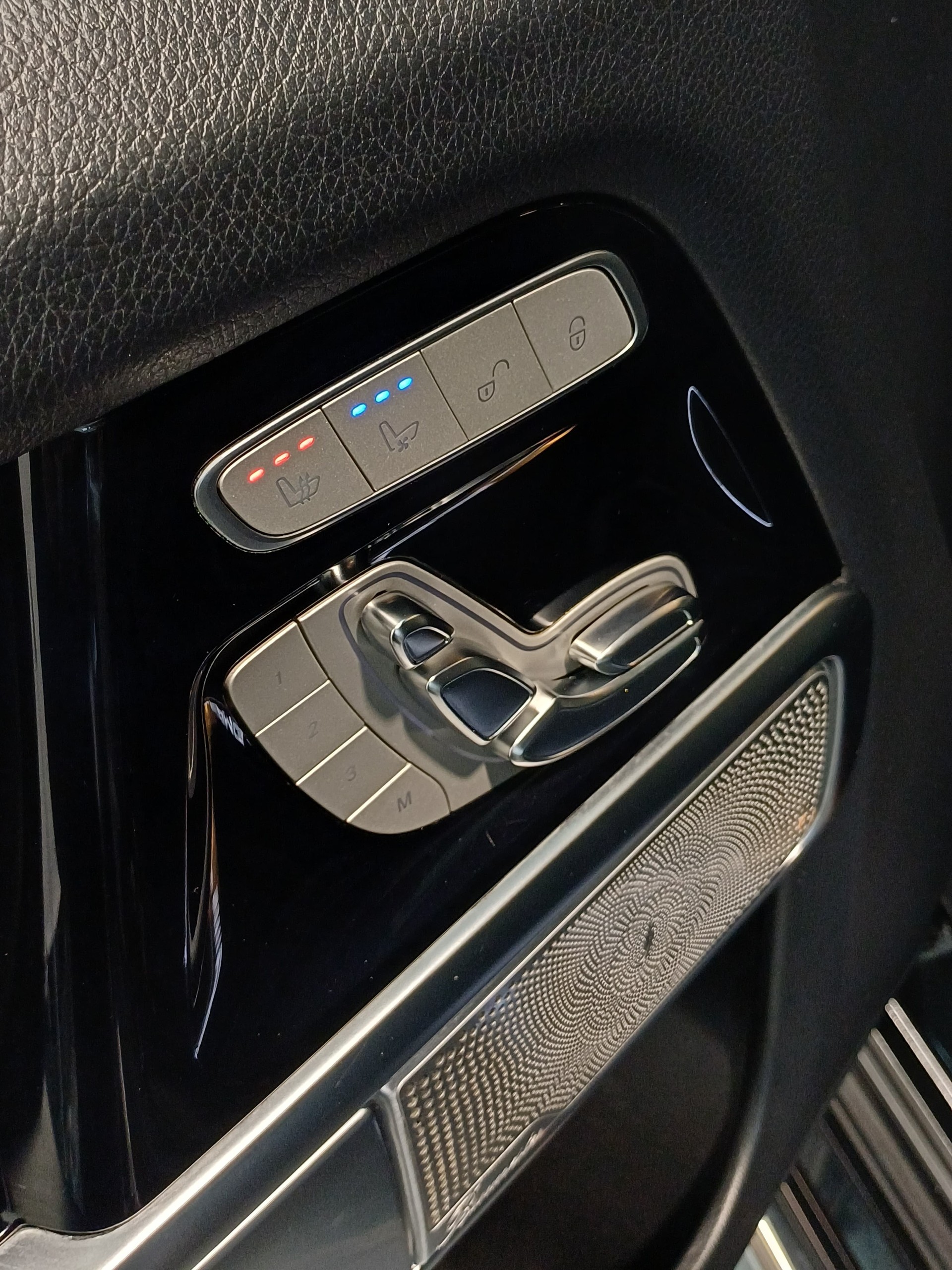 MERCEDES-BENZ MB-G 63 AMG "CH AUTO" "NEU AB MFK" SPEEDSHIFT PLUS G-TRONIC. VOLL AUSSTATTUNG !! UNFALLFREI MIT AHK.-image-25