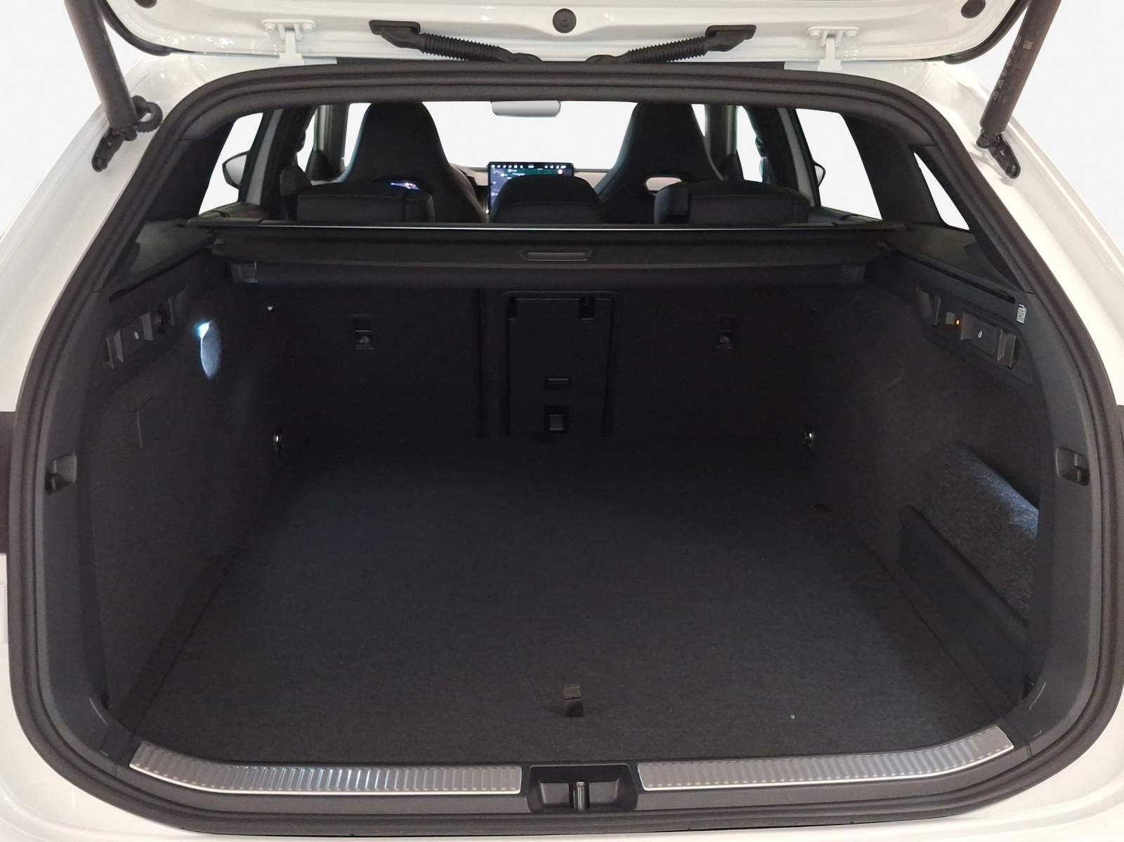 SKODA Superb Combi 1.5 TSI PHEV Sportline DSG-image-12