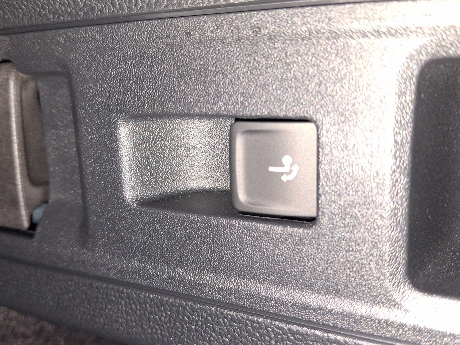 SKODA Superb Combi 1.5 TSI PHEV Sportline DSG-image-13