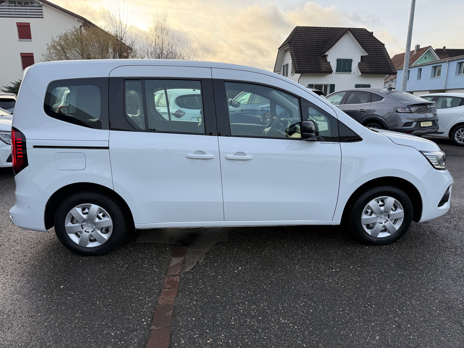 RENAULT Kangoo 1.5 dCi 95 Intens-image-6