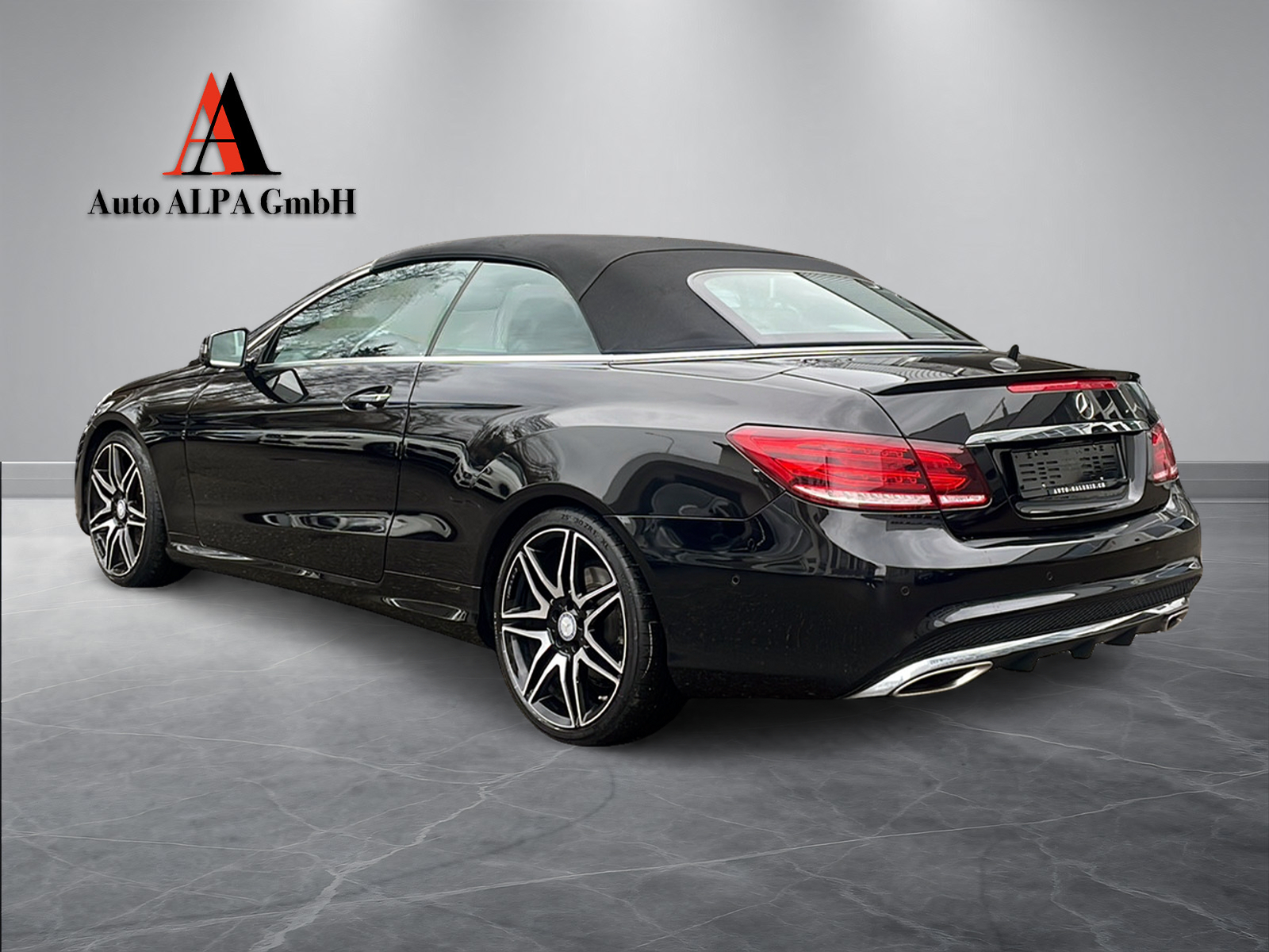 MERCEDES-BENZ E 250 7G-Tronic-showroom-element-2
