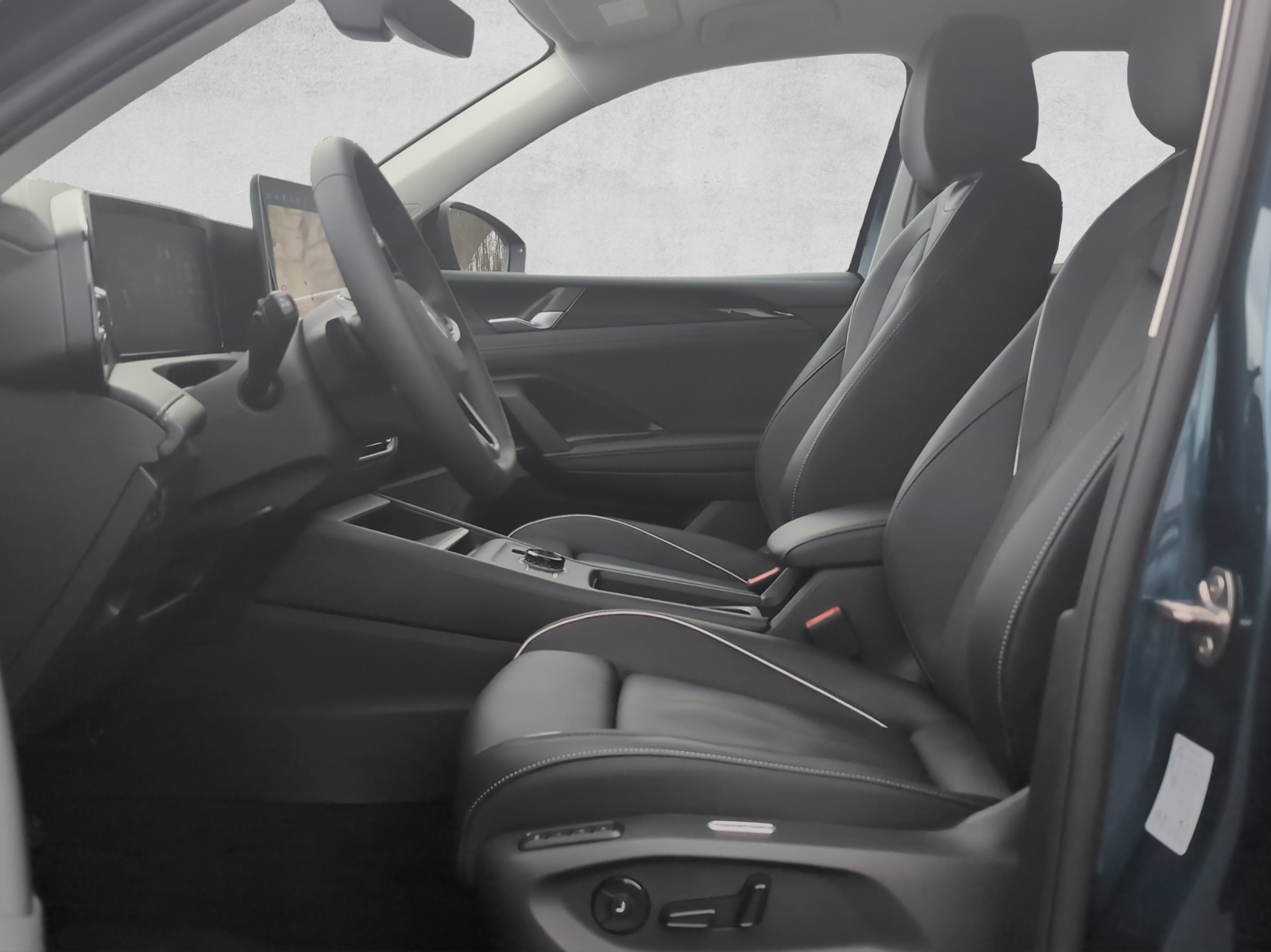 VW Tiguan UNITED 4Motion-image-8