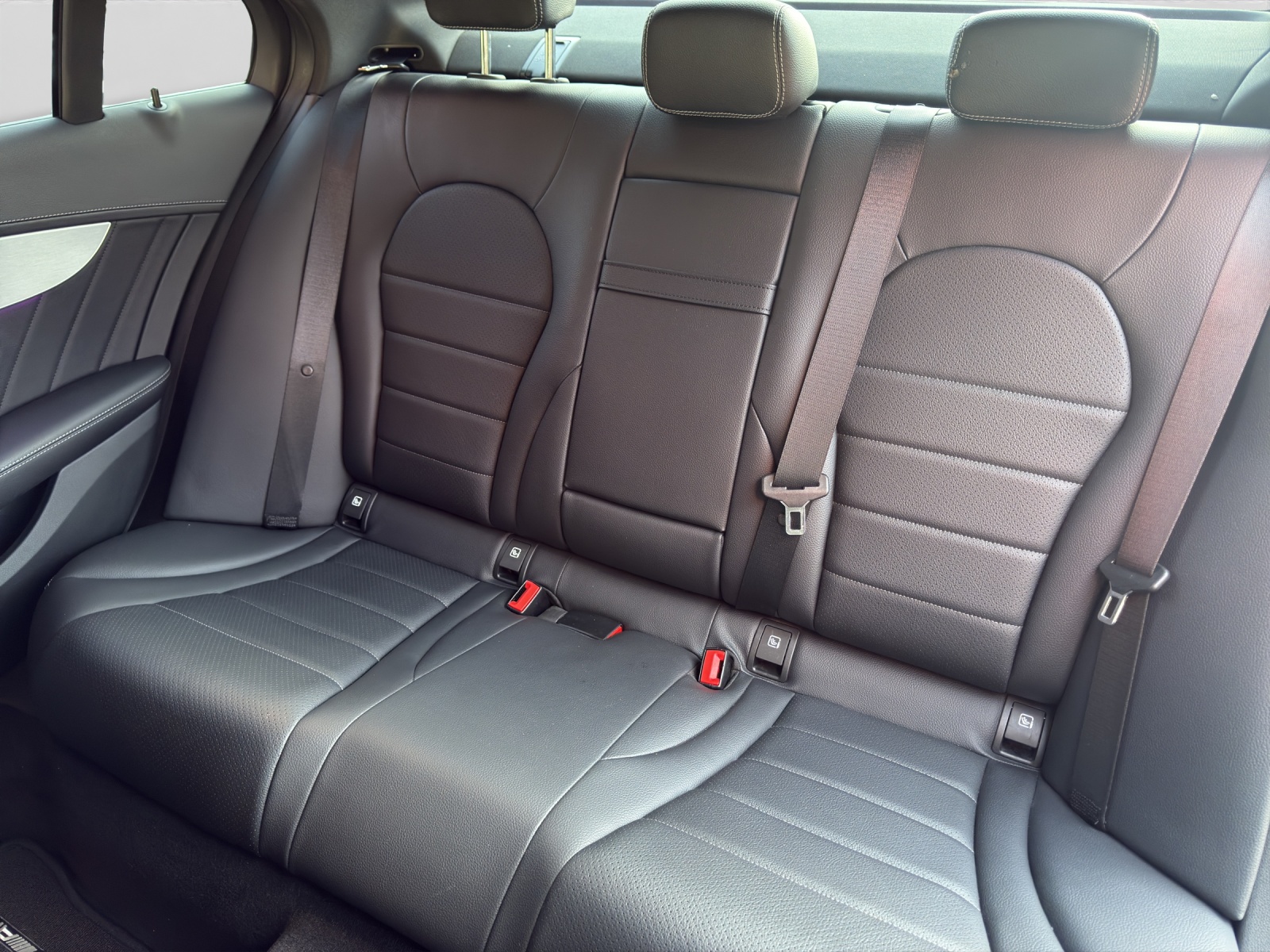 MERCEDES-BENZ C 200 Swiss Star AMG Line 4Matic 9G-Tronic-image-9