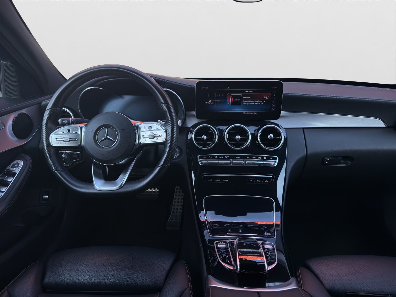 MERCEDES-BENZ C 200 Swiss Star AMG Line 4Matic 9G-Tronic-image-10