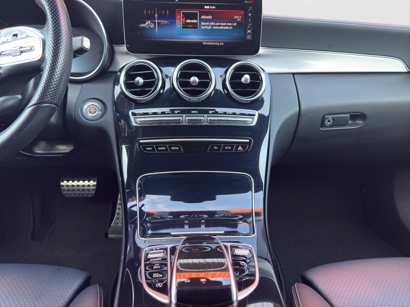 MERCEDES-BENZ C 200 Swiss Star AMG Line 4Matic 9G-Tronic-image-11