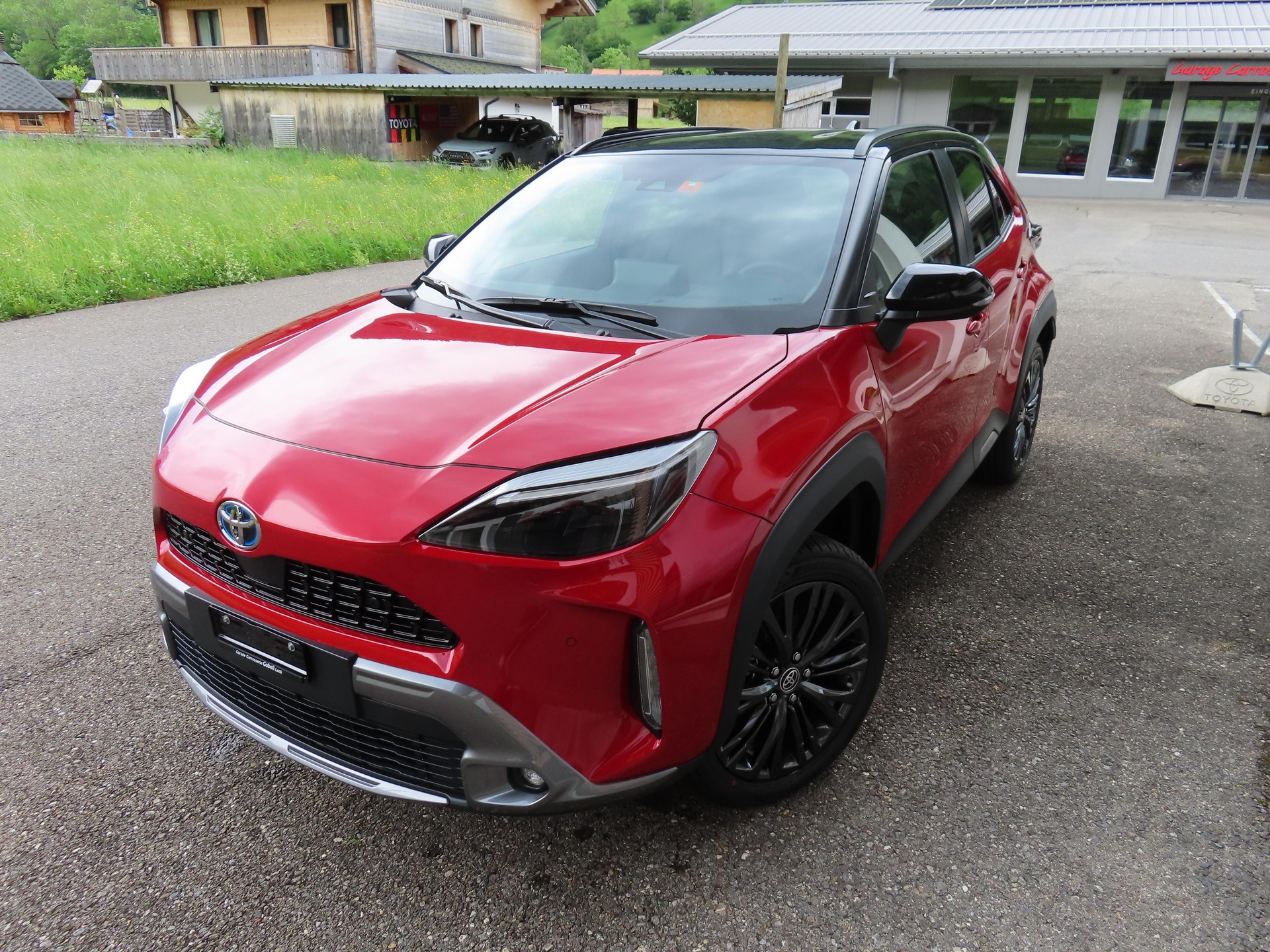 TOYOTA Yaris Cross 1.5 VVT-i HSD Adventure AWD-i-showroom-element-2