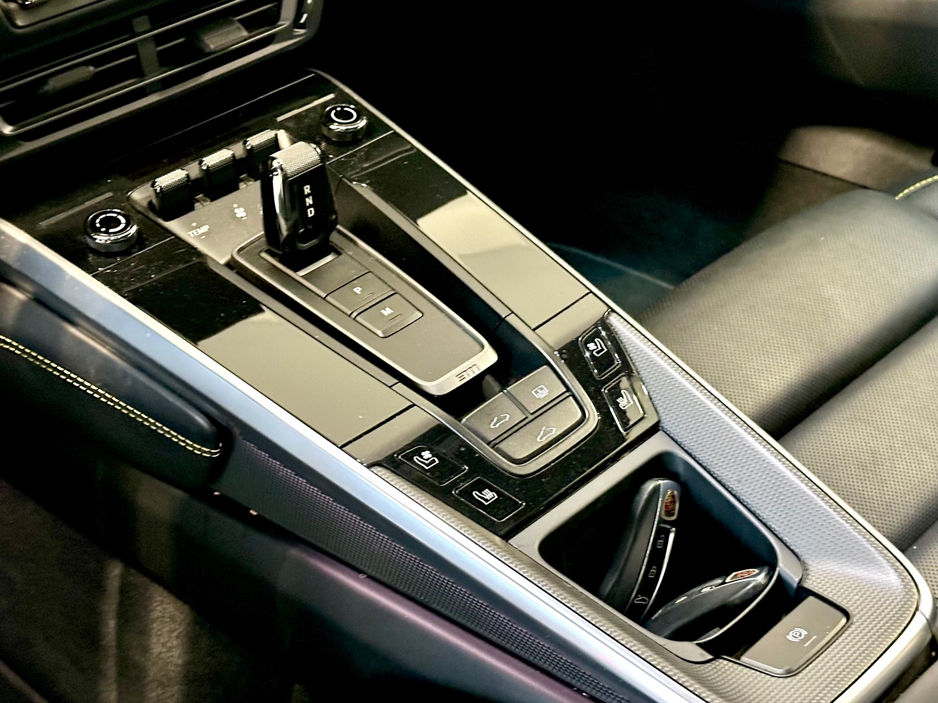 PORSCHE 911 Turbo 650PS S PDK ***TOP GEPFLEGT / ALLES BEI PORSCHE SERVICE***-image-11