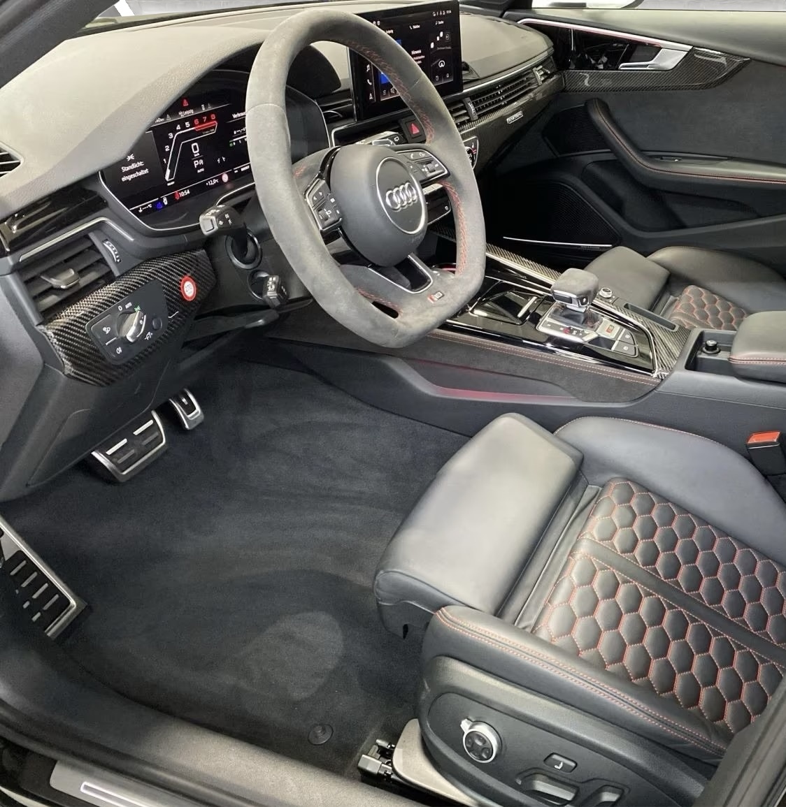 AUDI RS4 Avant quattro tiptronic-image-4