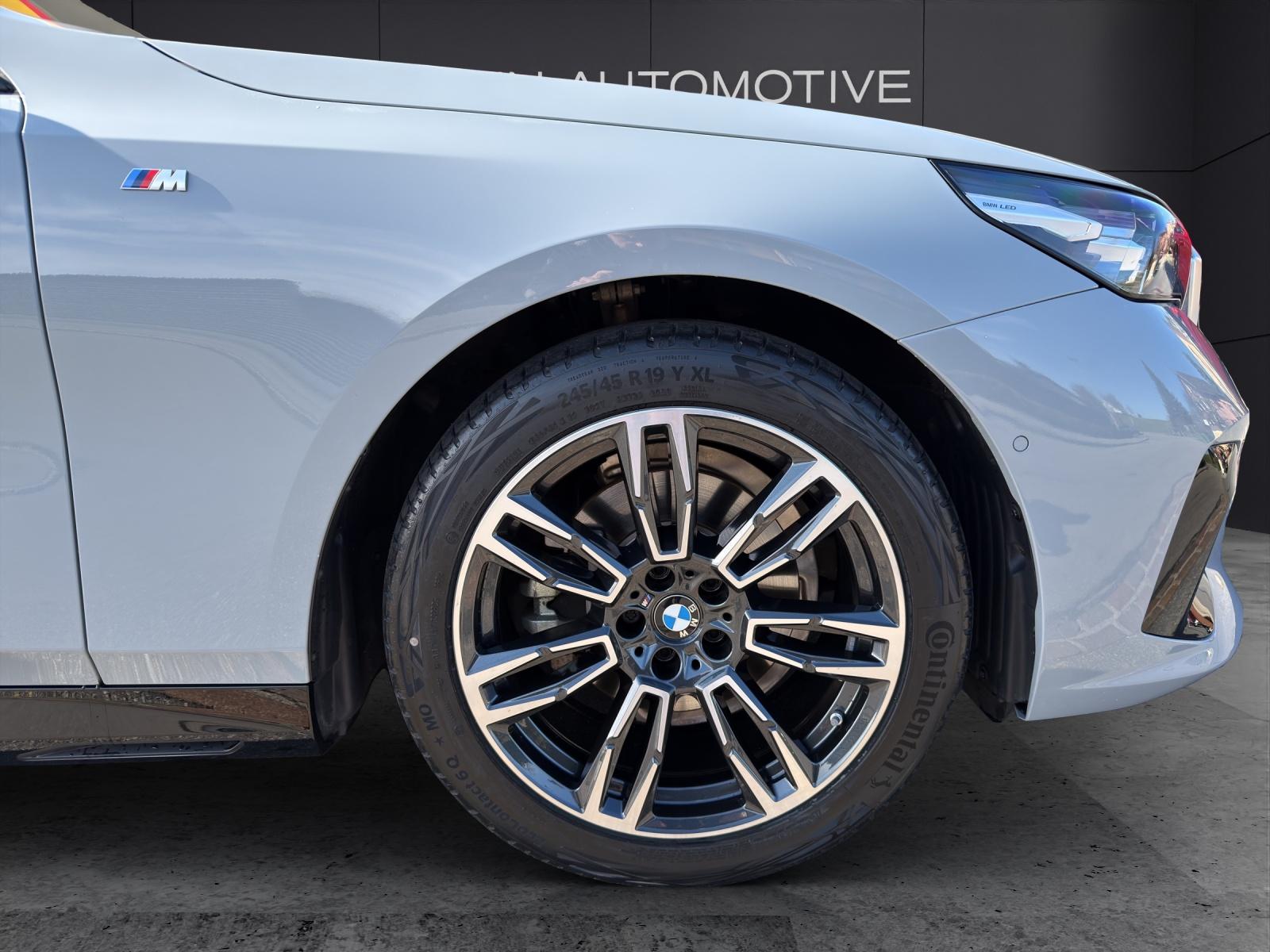 BMW 520d xDrive Touring-image-19