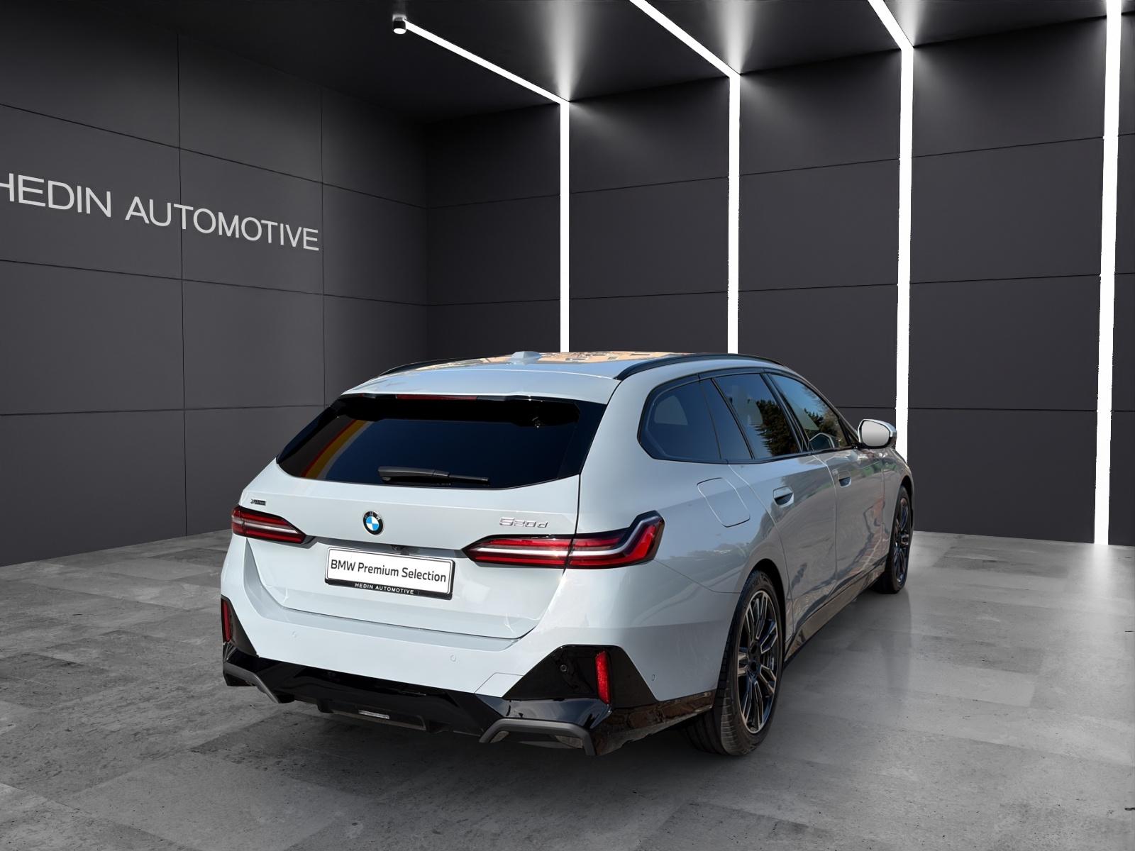 BMW 520d xDrive Touring-image-15