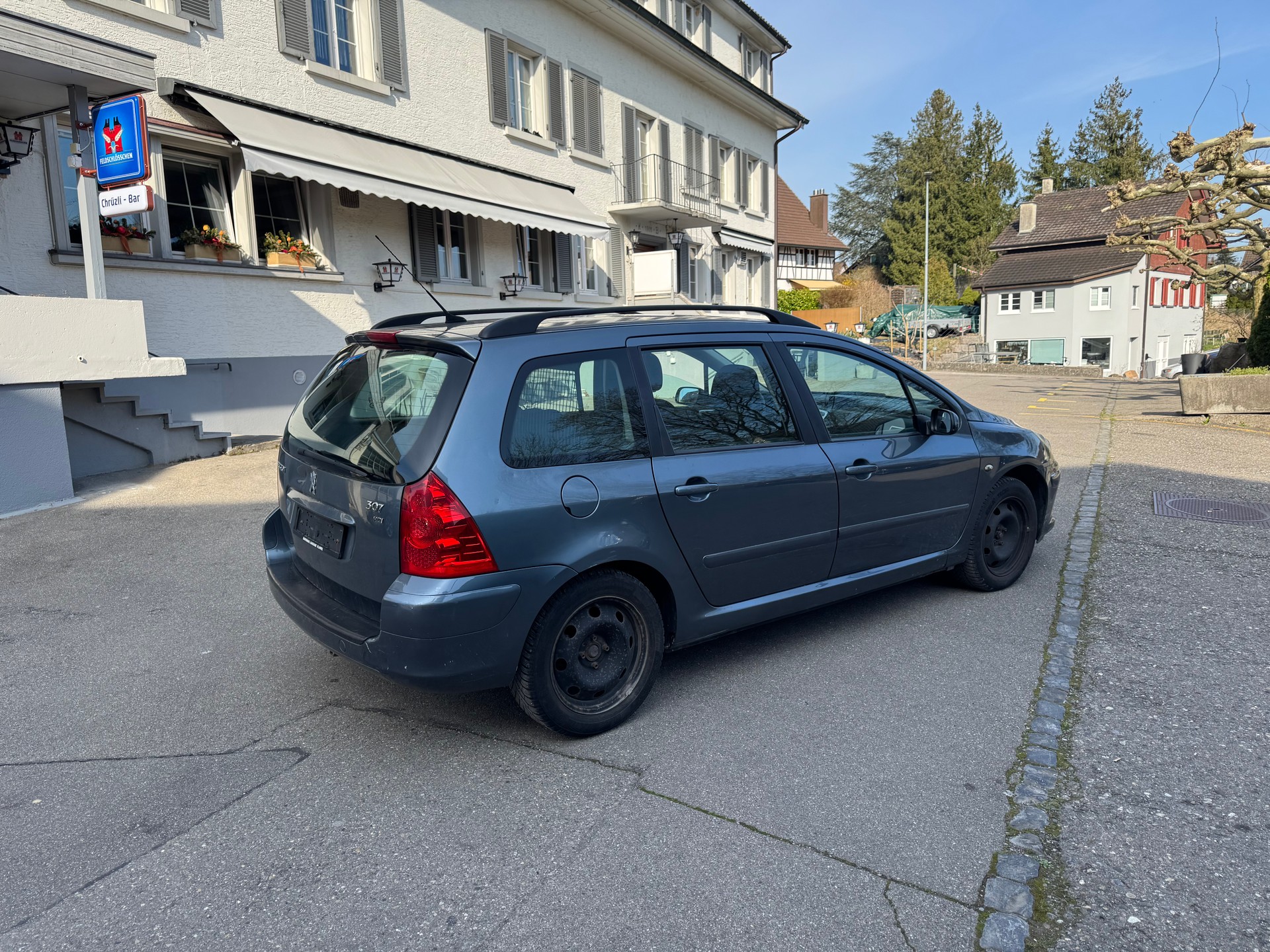 PEUGEOT 307 SW 2.0 HDI Platinum Edition-image-2