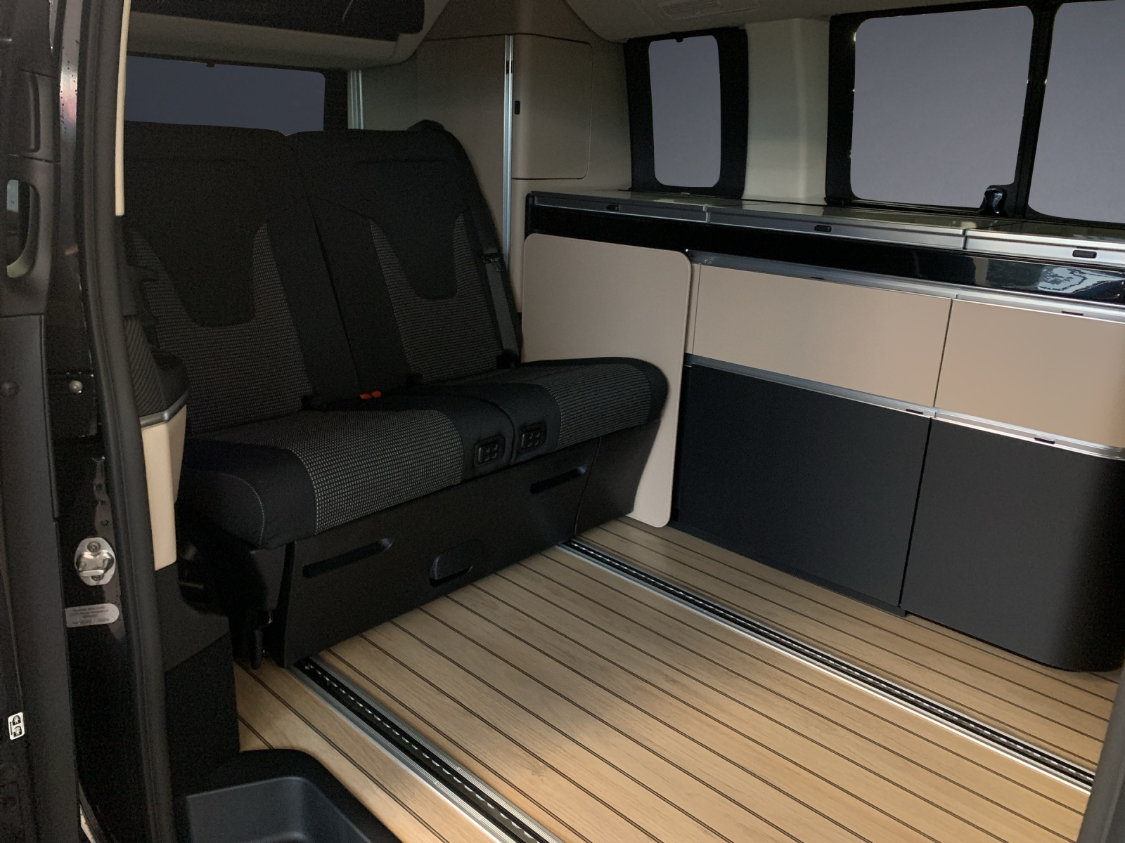 MERCEDES-BENZ Marco Polo 250 d 4M Automat-image-6