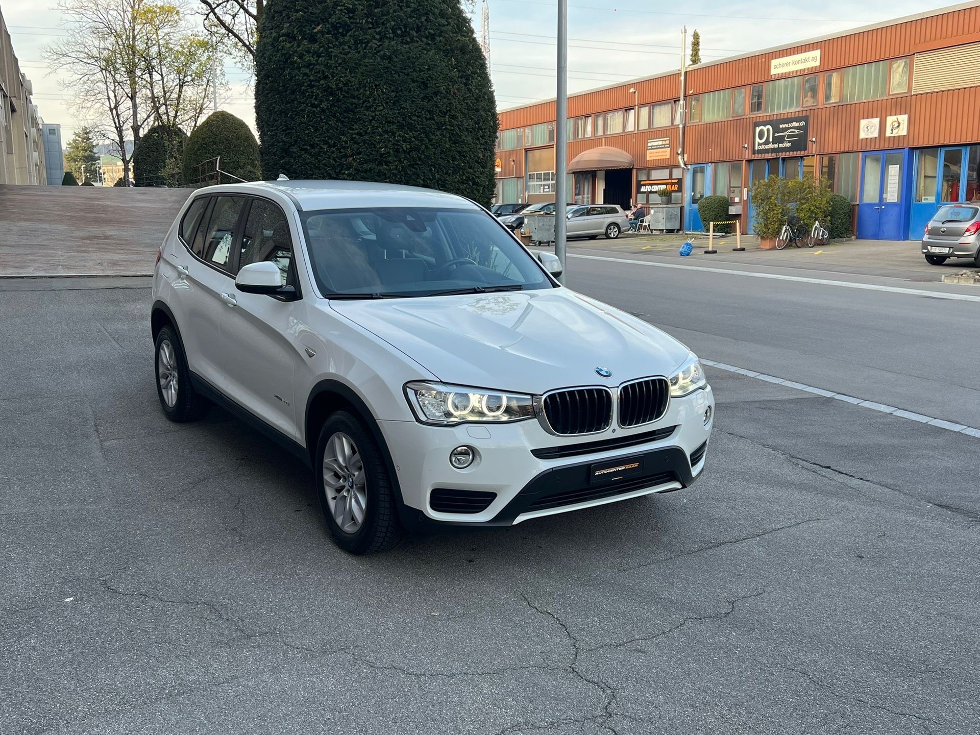 BMW X3 xDrive 20d Steptronic-showroom-element-2