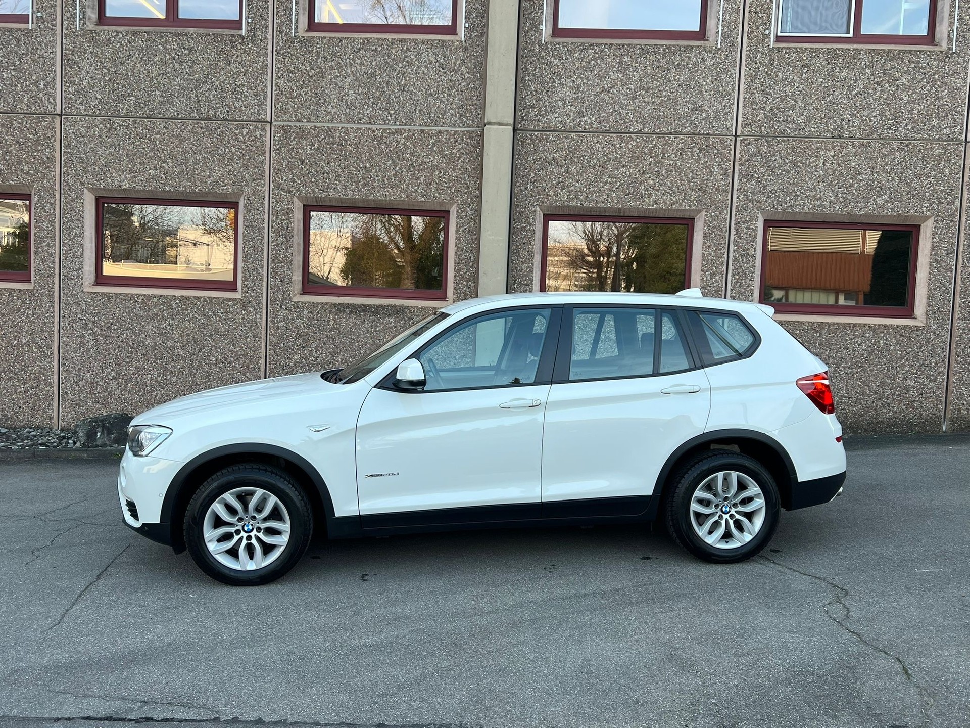 BMW X3 xDrive 20d Steptronic-showroom-element-1