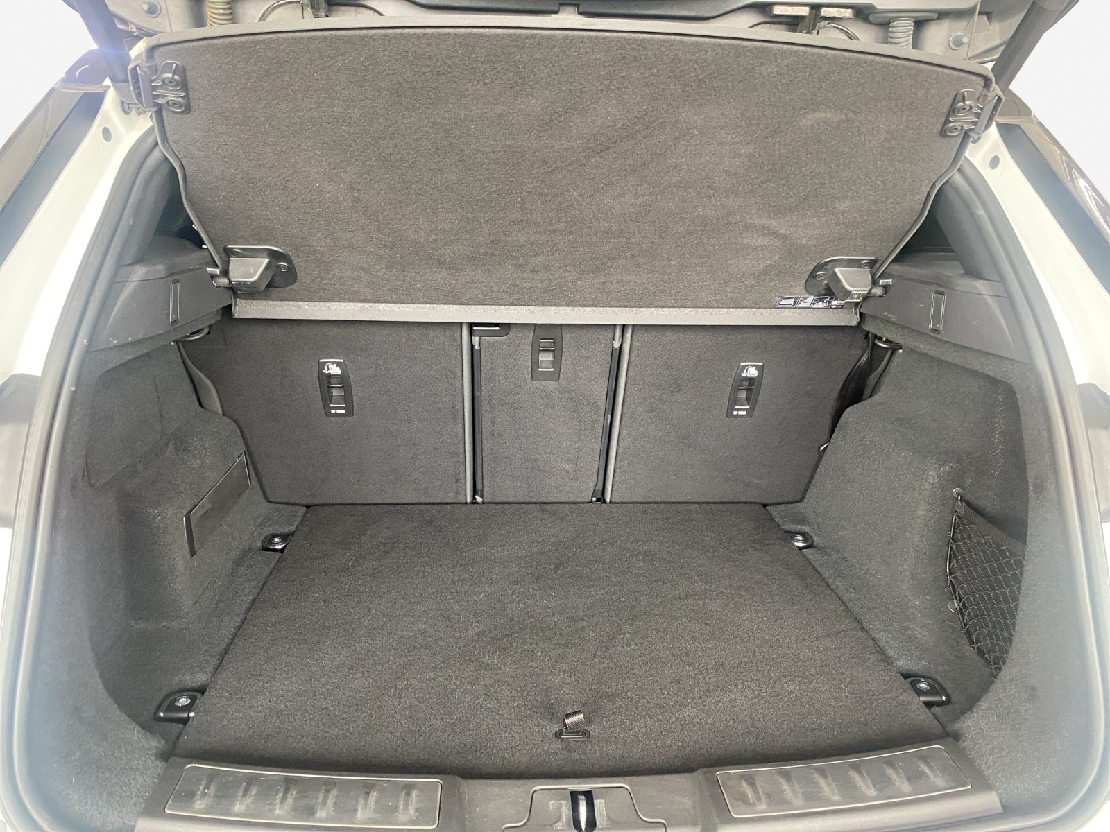 LAND ROVER Range Rover Evoque P 300e SE AT8-image-12