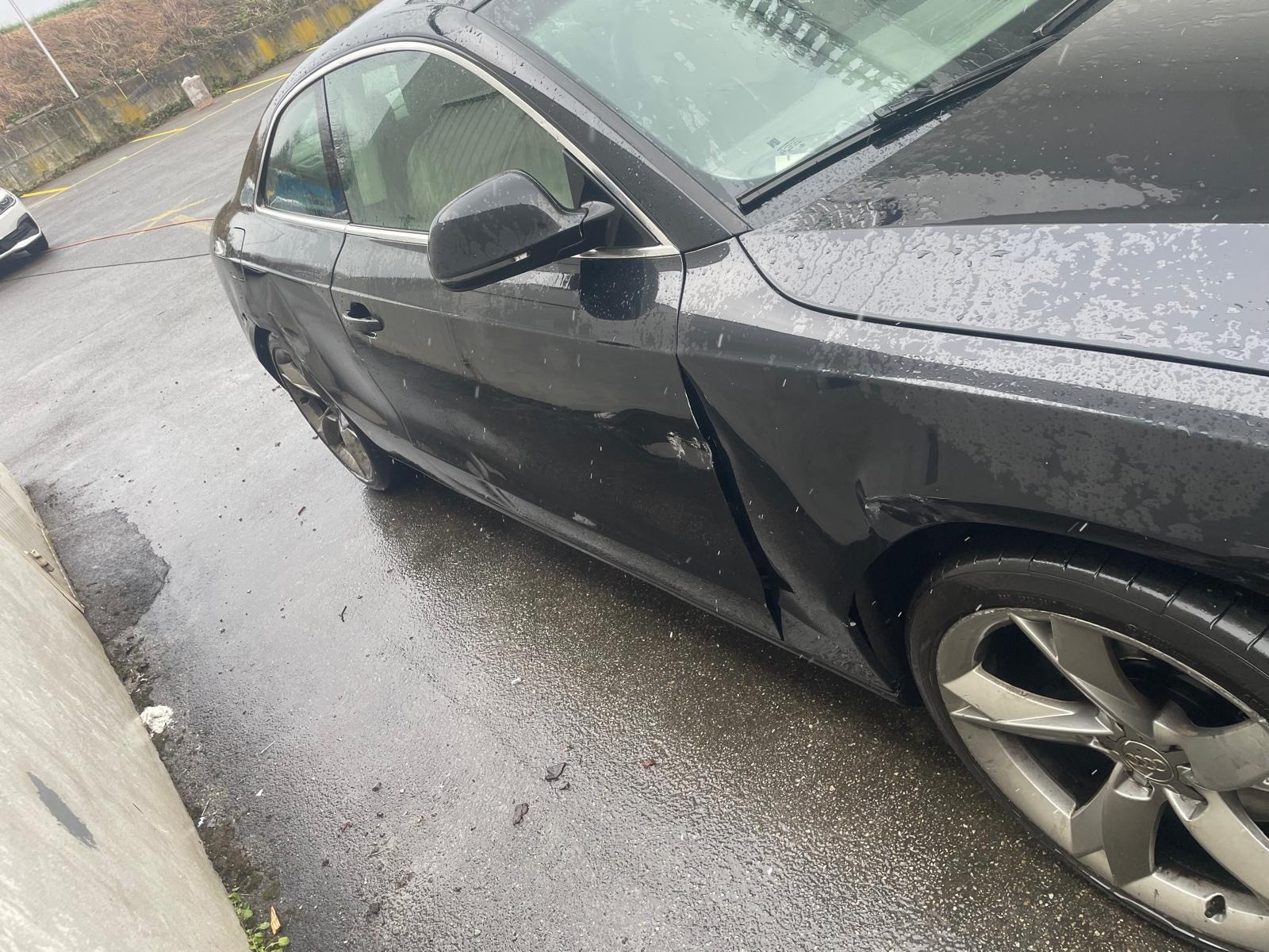AUDI A5 Coupé 2.7 TDI multitronic-image-4