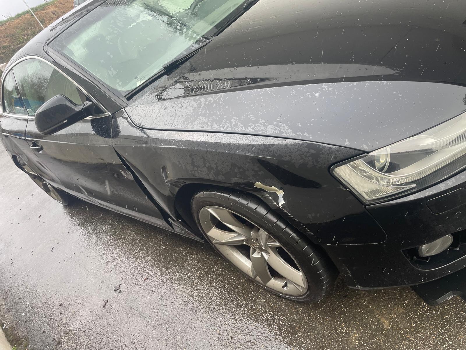 AUDI A5 Coupé 2.7 TDI multitronic-image-5