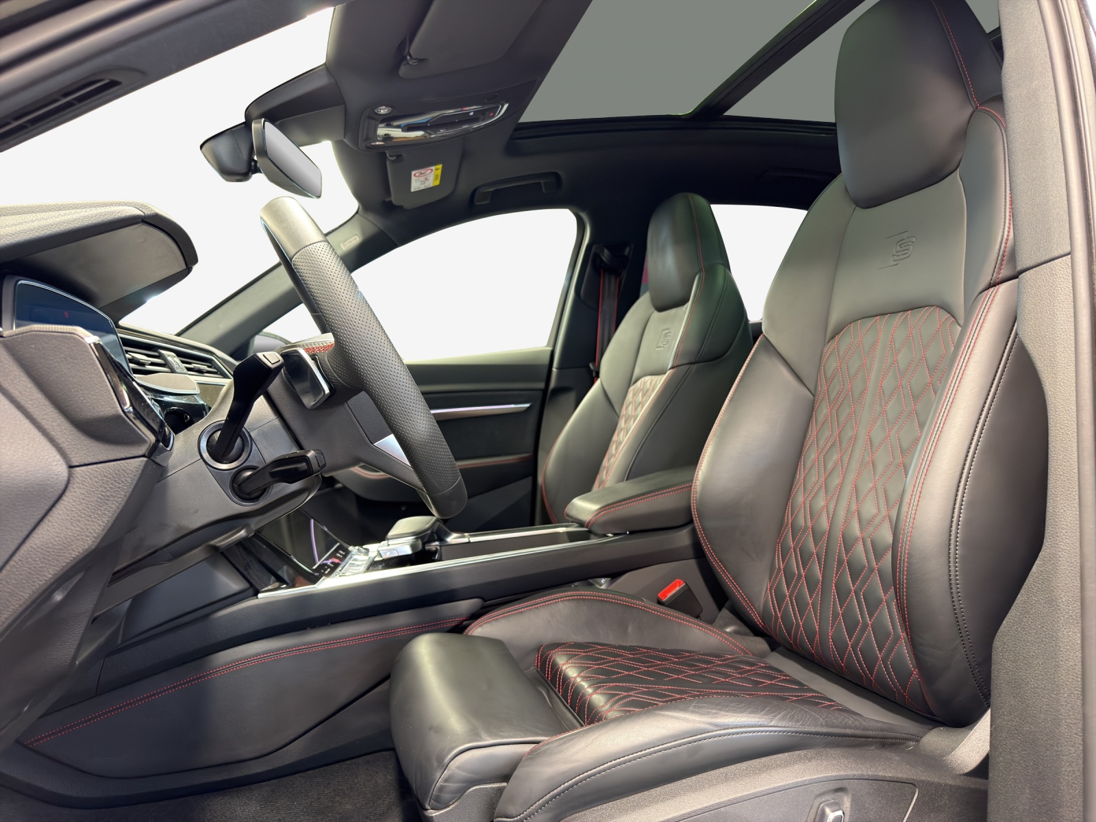 AUDI Q8 Sportback 55 e-tron Black Edition quattro-image-8