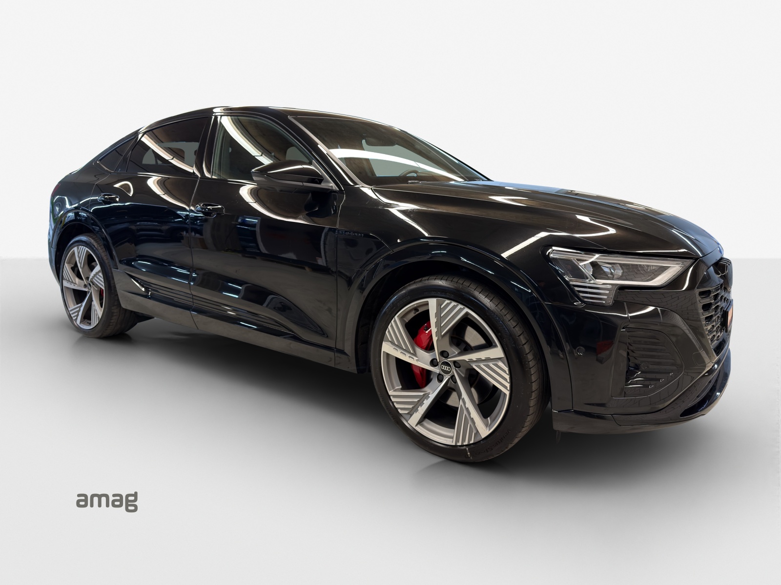 AUDI Q8 Sportback 55 e-tron Black Edition quattro-image-6