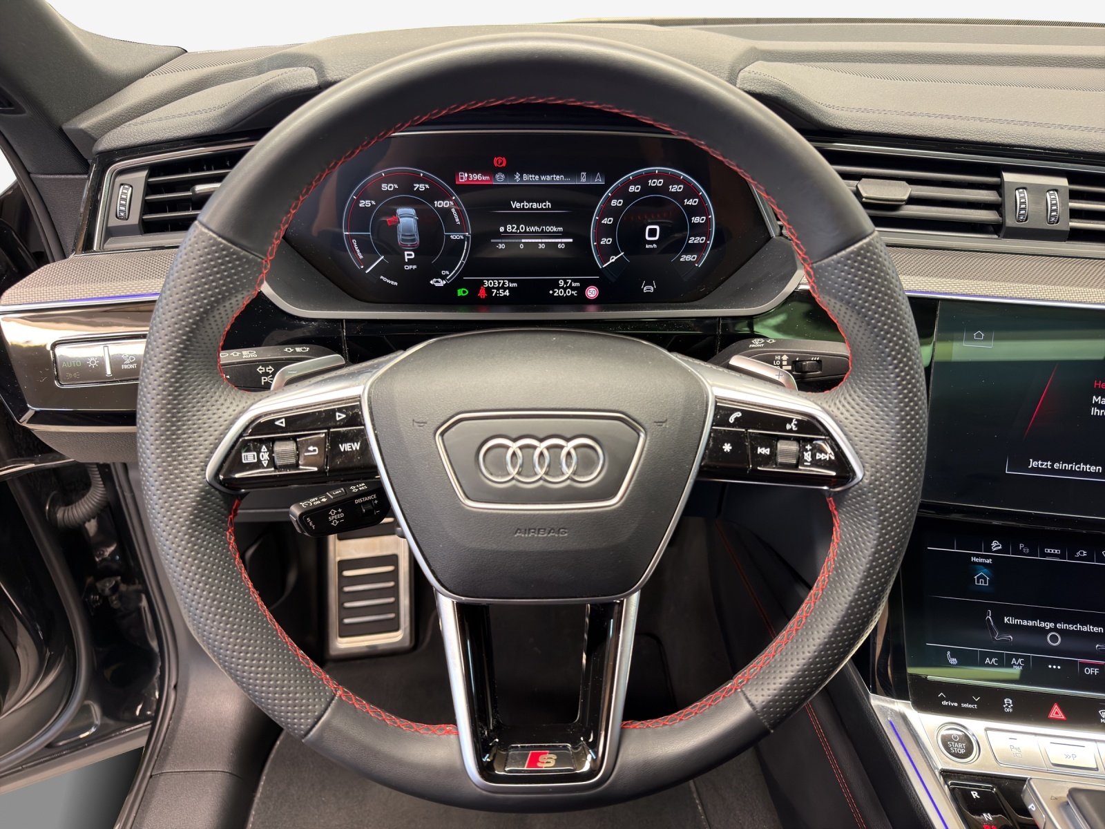 AUDI Q8 Sportback 55 e-tron Black Edition quattro-image-10